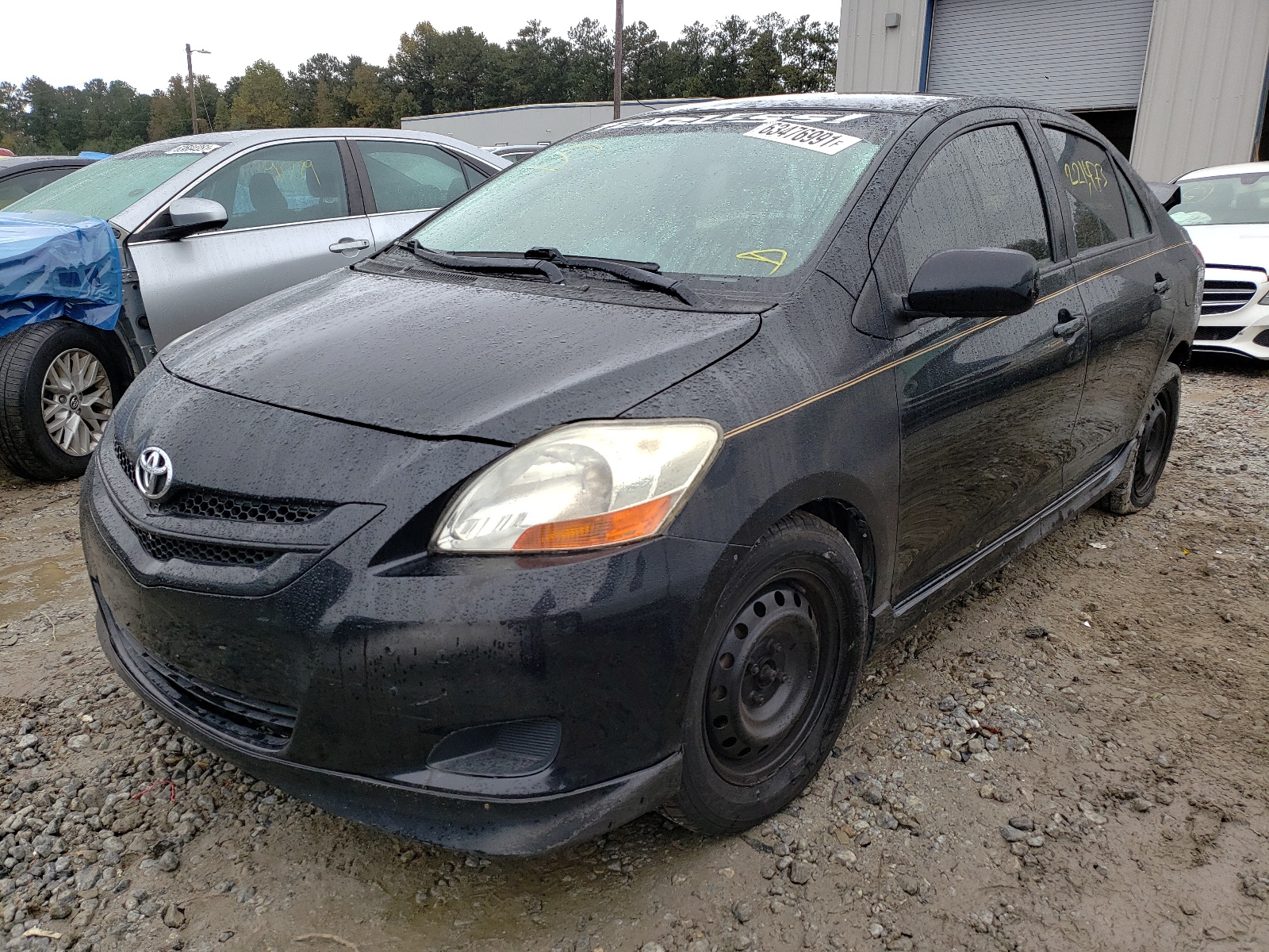 Photo 2 from auction – 2007 TOYOTA YARIS with VIN JTDBT923871058017