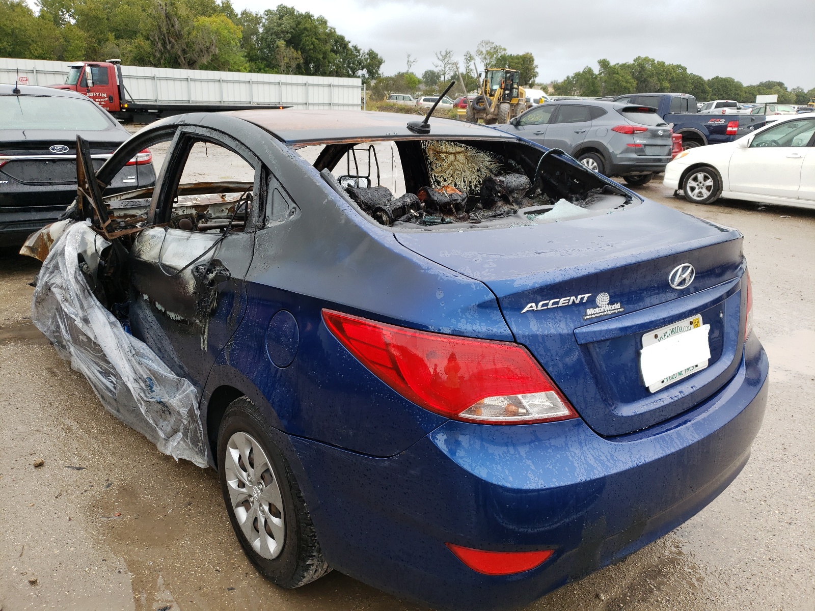 Photo 3 from auction – 2015 HYUNDAI ACCENT GLS with VIN KMHCT4AE2FU891878