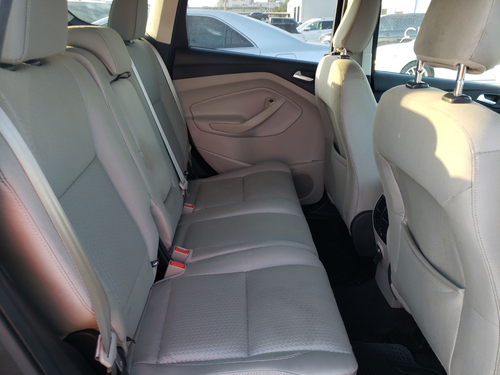 Photo 6 from auction – 2018 FORD ESCAPE SE with VIN 1FMCU0GD2JUA12571