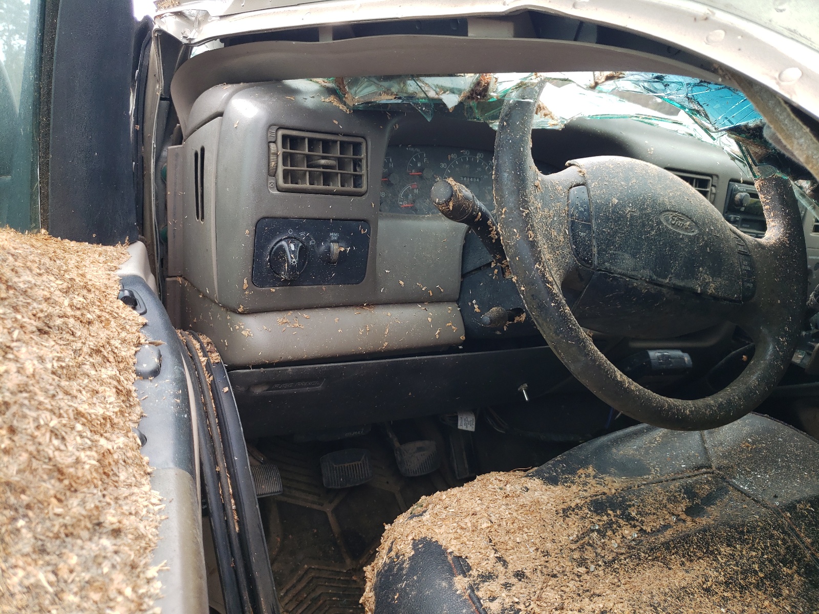 Photo 8 from auction – 2000 FORD F250 SUPER with VIN 1FTNX20F5YEB41016