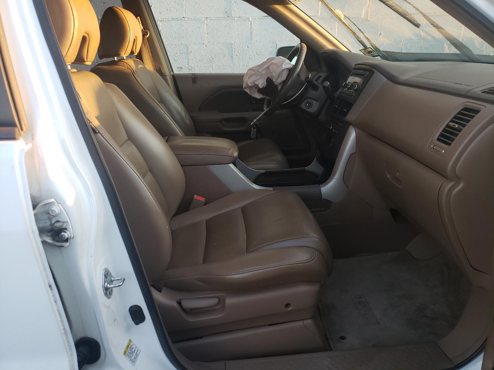 Photo 5 from auction – 2008 HONDA PILOT EXL with VIN 5FNYF18598B045149