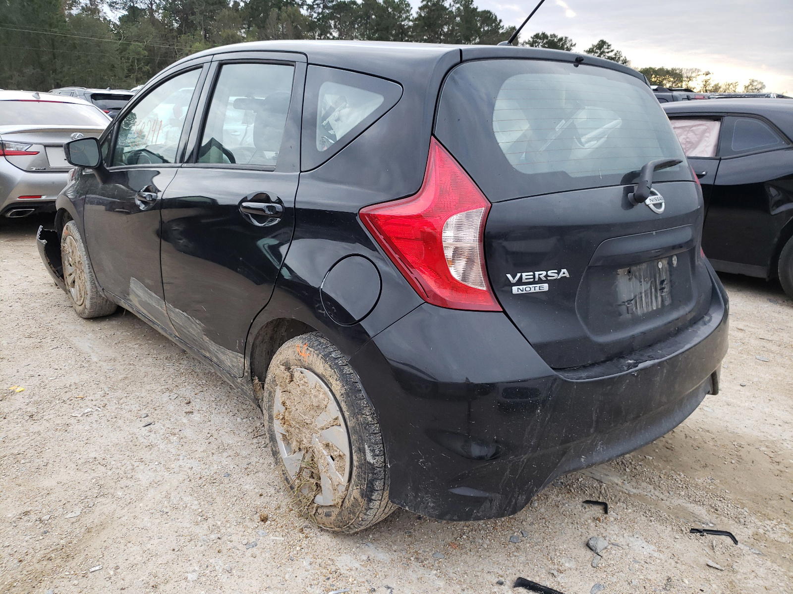 Photo 3 from auction – 2017 NISSAN VERSA NOTE with VIN 3N1CE2CP3HL376941