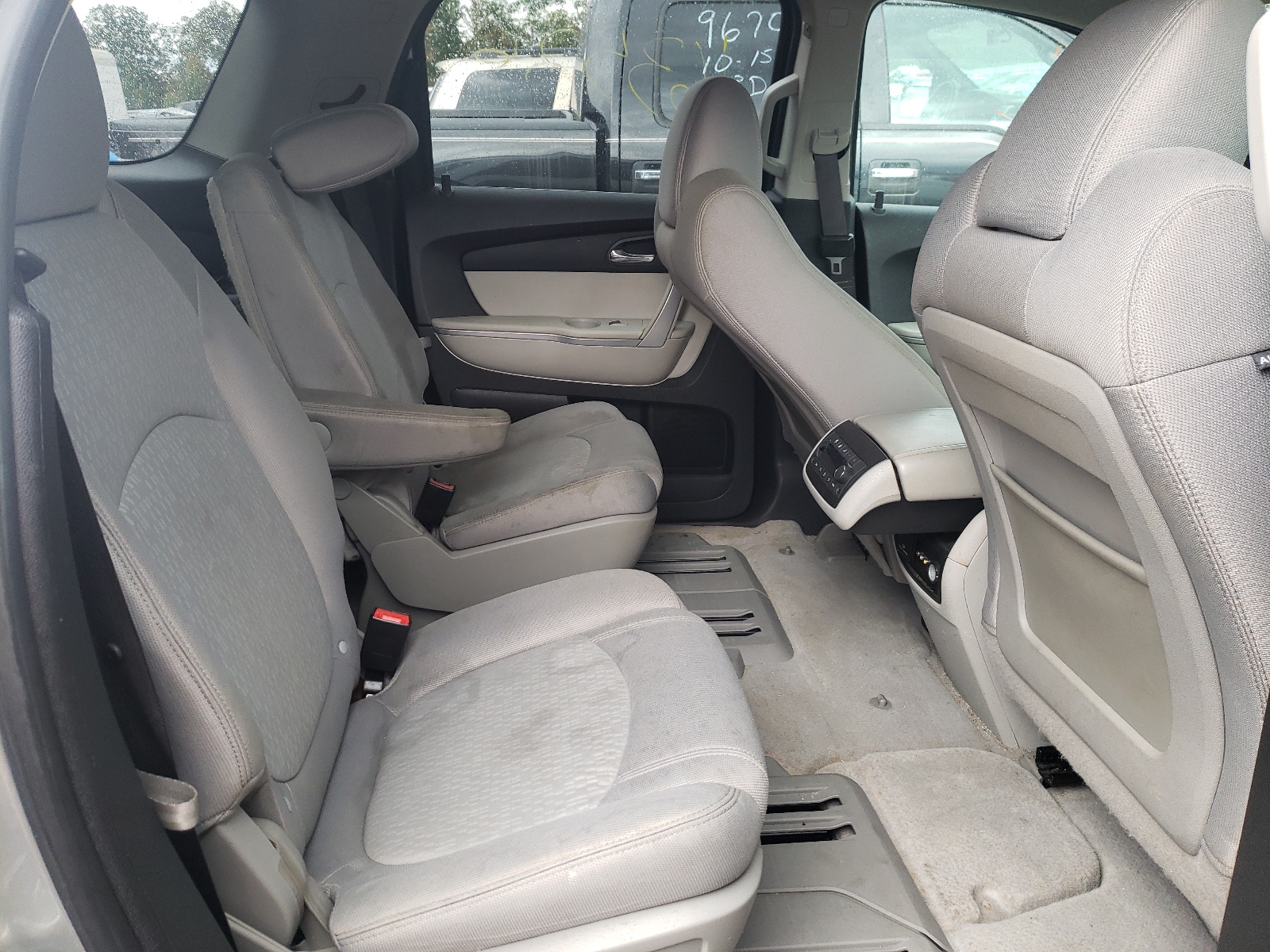 Photo 6 from auction – 2011 GMC ACADIA SLE with VIN 1GKKRPED6BJ202703