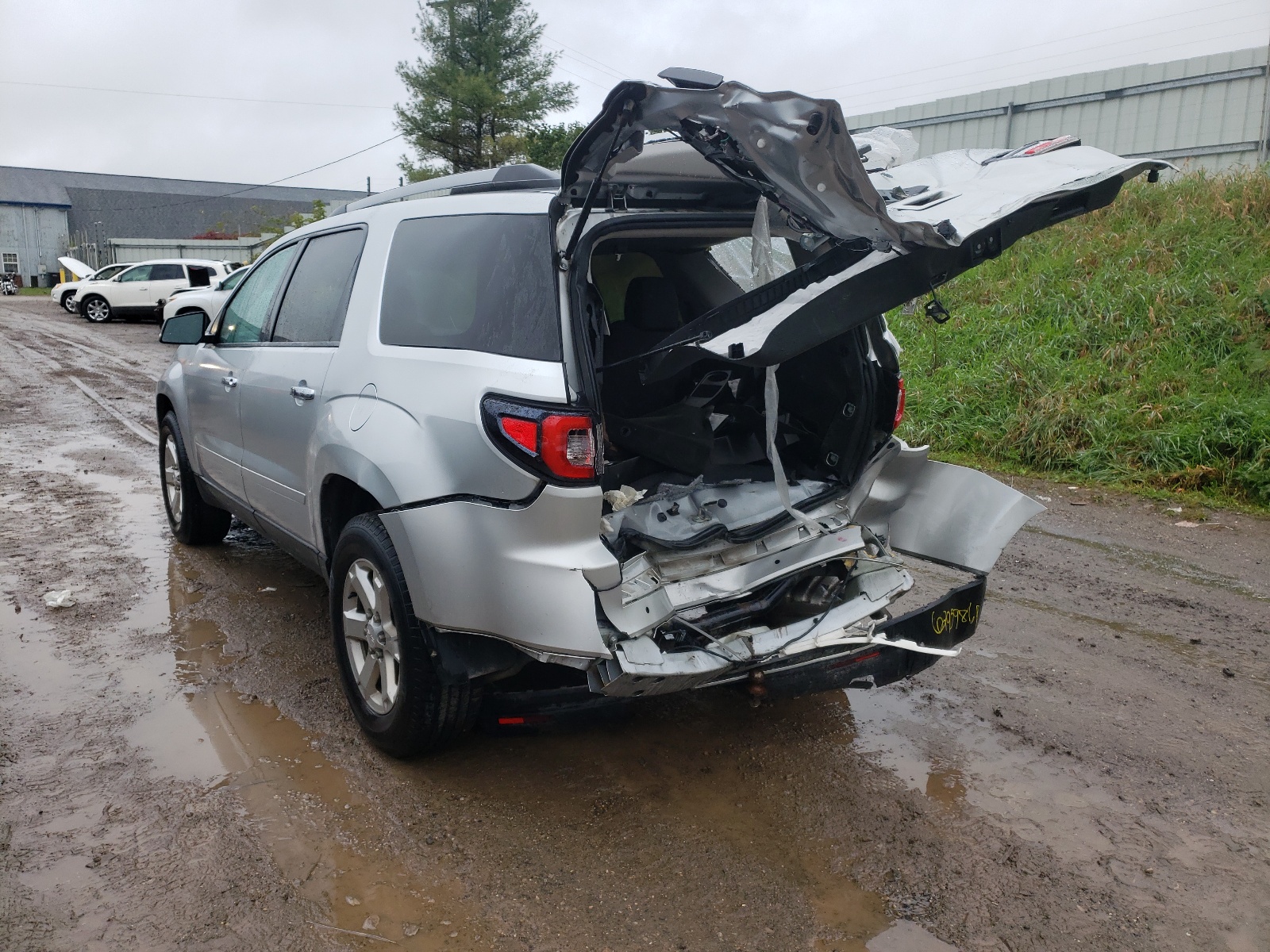 Photo 3 from auction – 2015 GMC ACADIA SLE with VIN 1GKKRPKD8FJ165177