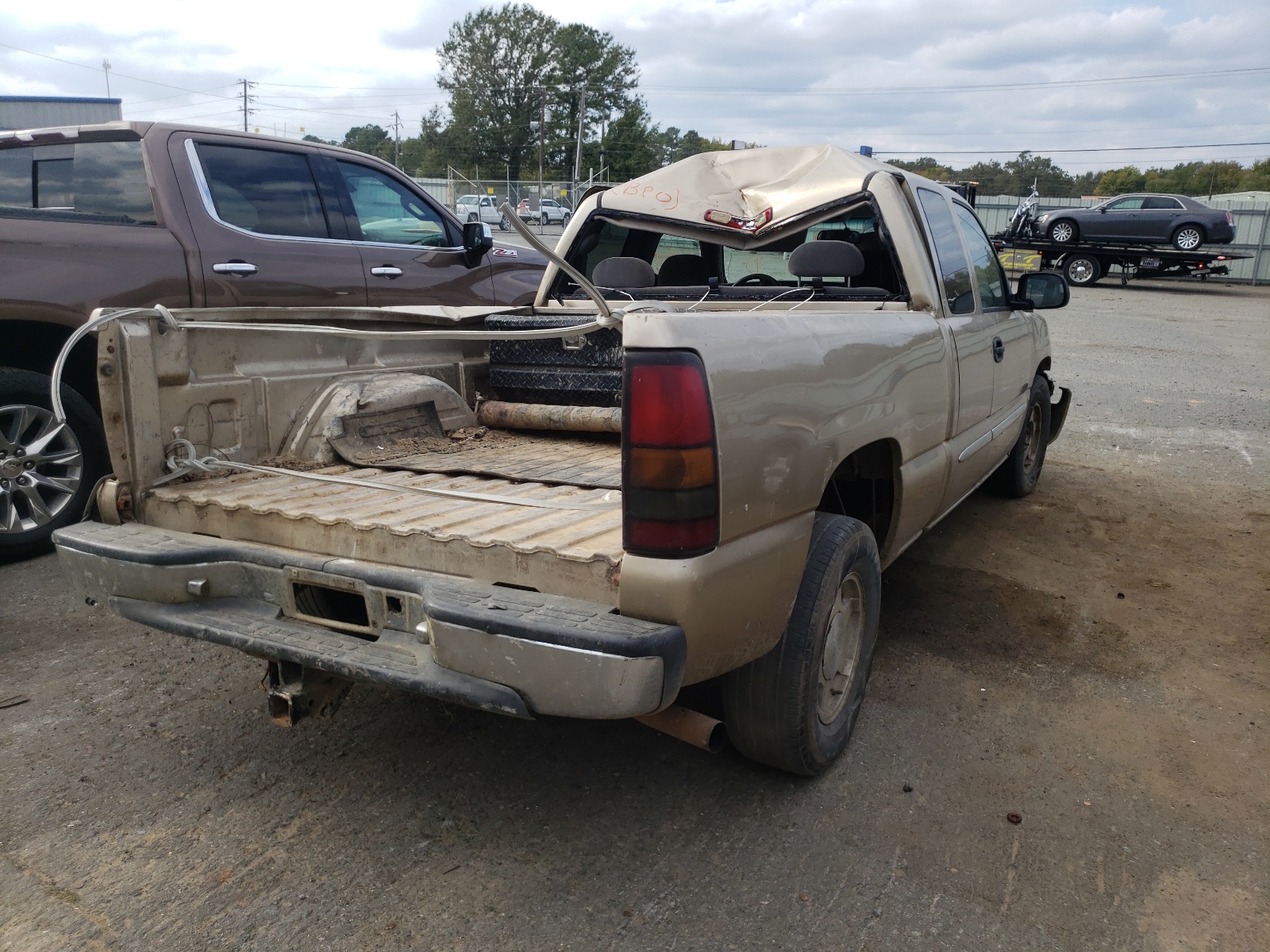 Zdjęcie 4 z aukcji – 2004 GMC NEW SIERRA z VIN 2GTEC19T841253948