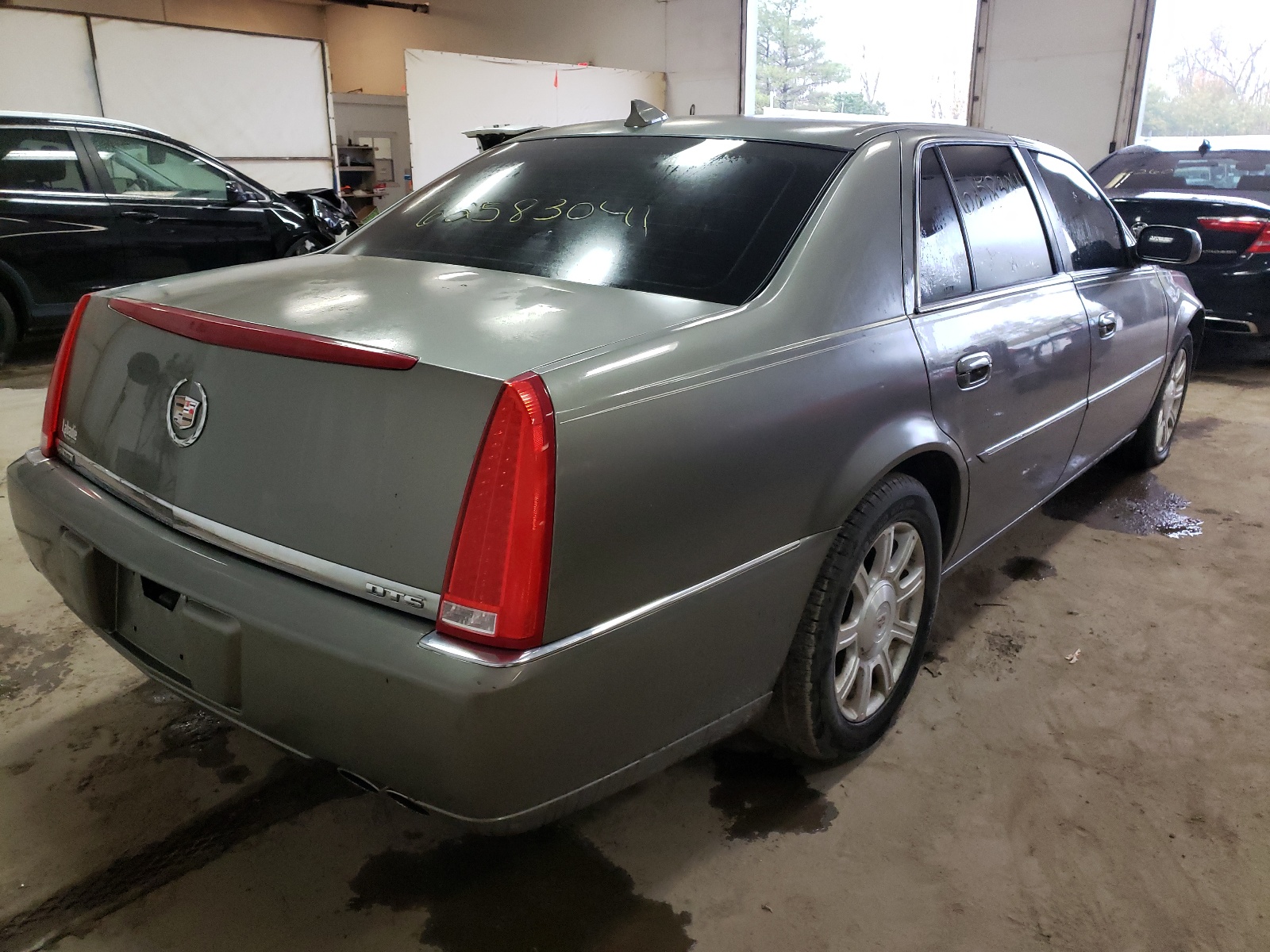 Photo 4 from auction – 2010 CADILLAC DTS with VIN 1G6KA5EY1AU119335