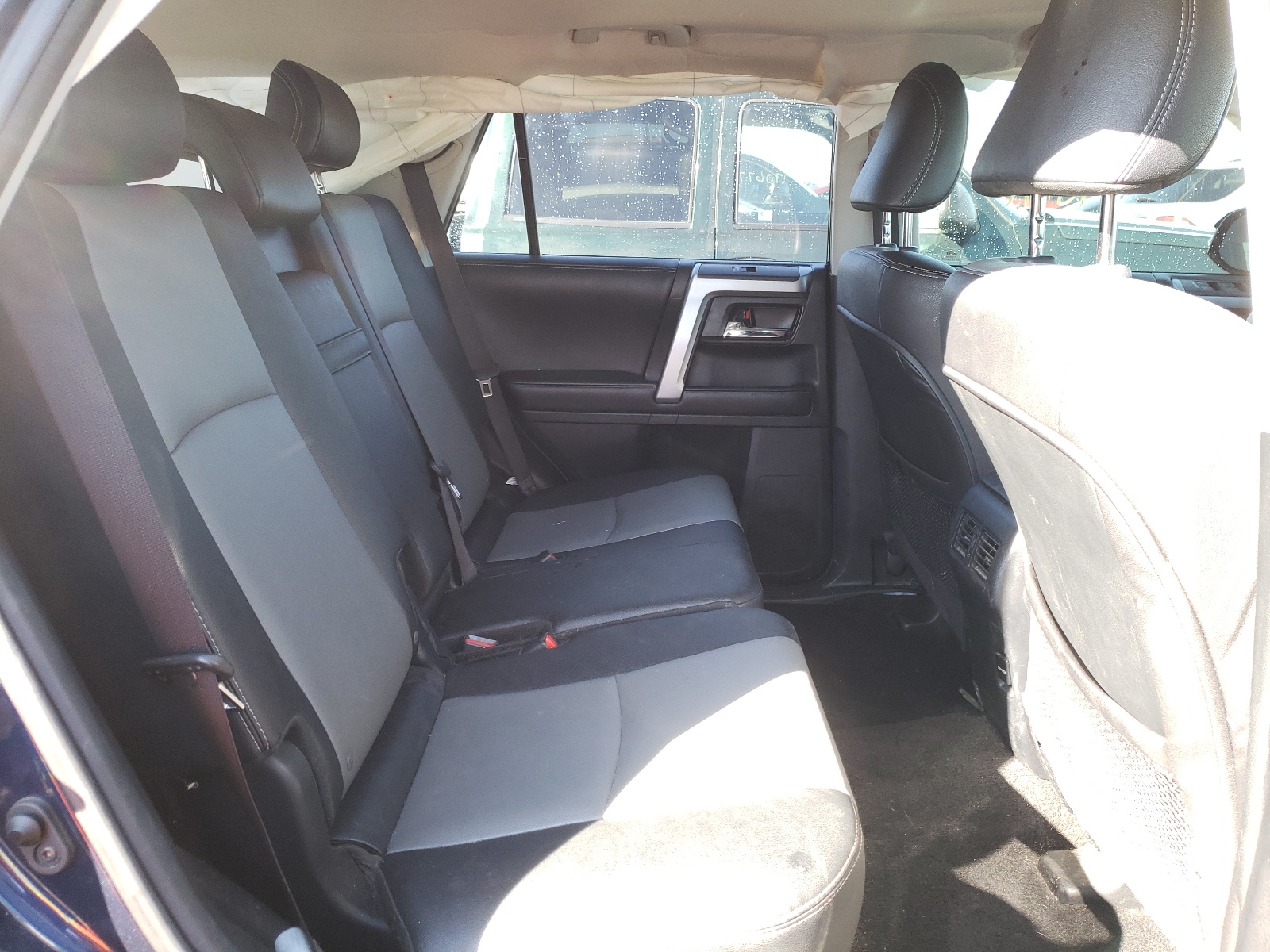 Photo 6 from auction – 2018 TOYOTA 4RUNNER SR with VIN JTEBU5JR3J5581016