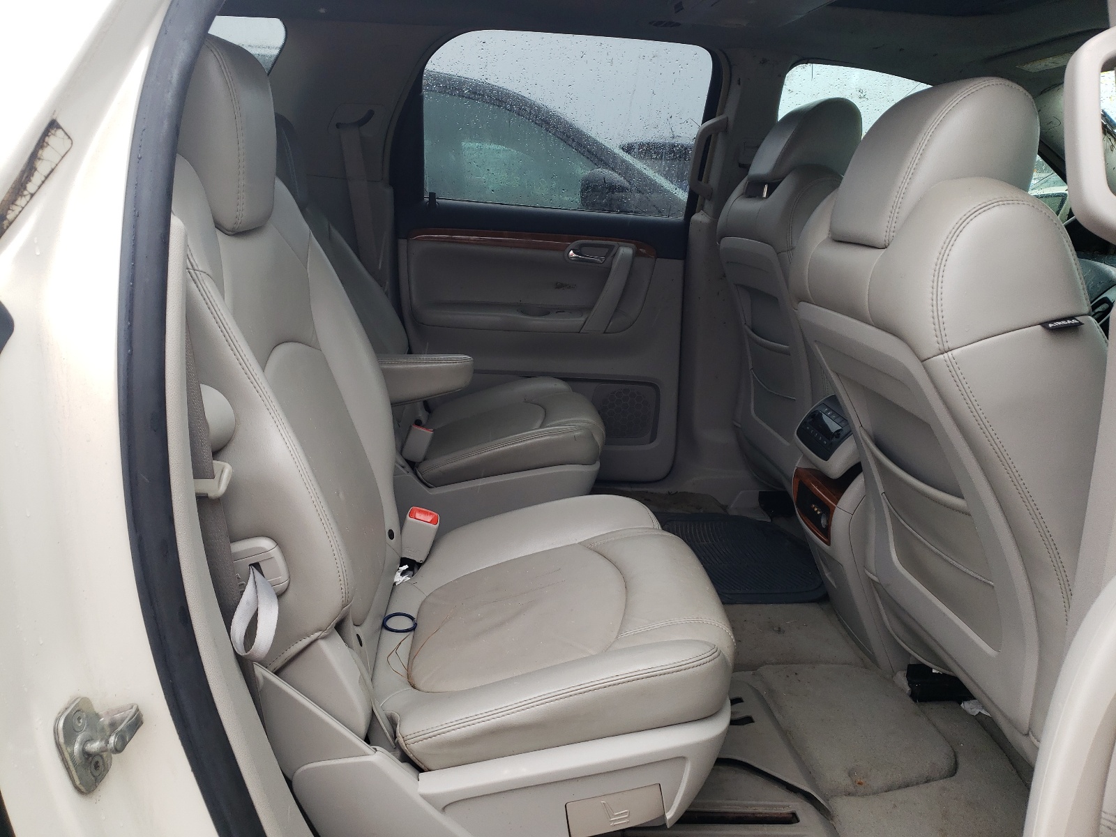 Photo 6 from auction – 2007 SATURN OUTLOOK SP with VIN 5GZER33737J170121