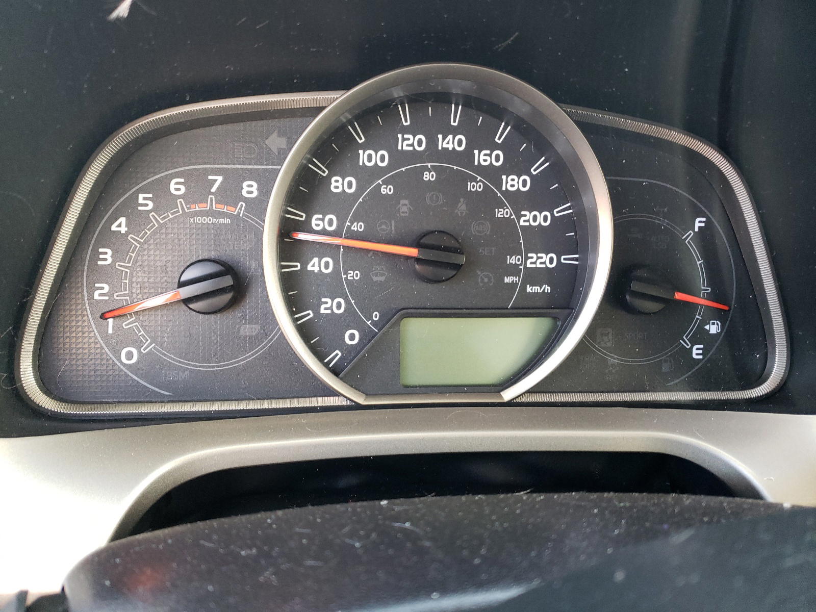 Photo 8 from auction – 2015 TOYOTA RAV4 LE with VIN 2T3BFREV7FW285428