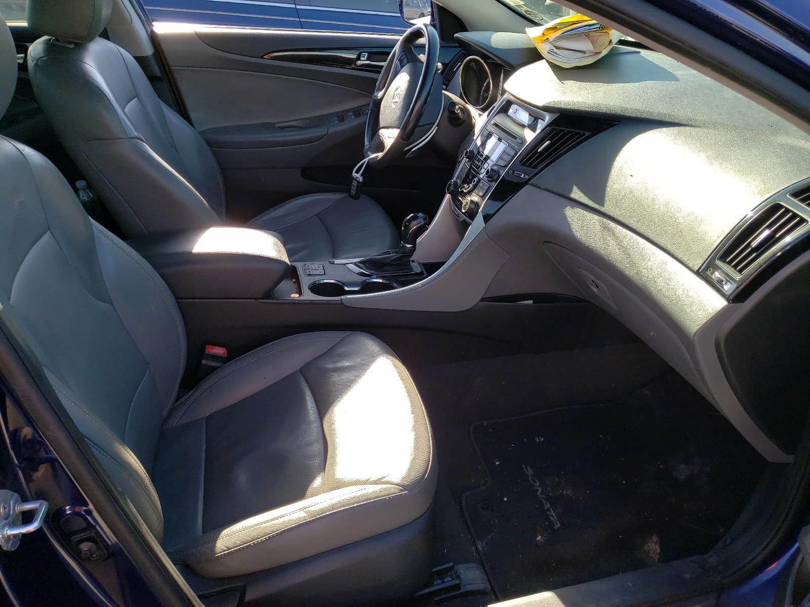 Photo 5 from auction – 2012 HYUNDAI SONATA SE with VIN 5NPEC4AB0CH412804