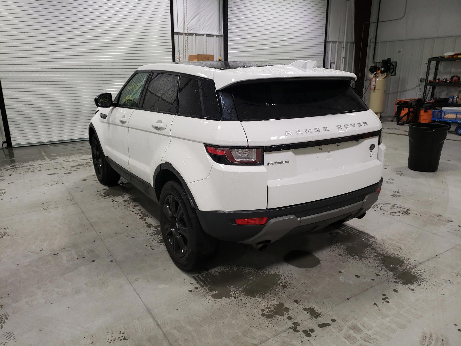 Photo 3 from auction – 2016 LAND ROVER RANGE ROVE with VIN SALVP2BGXGH158017