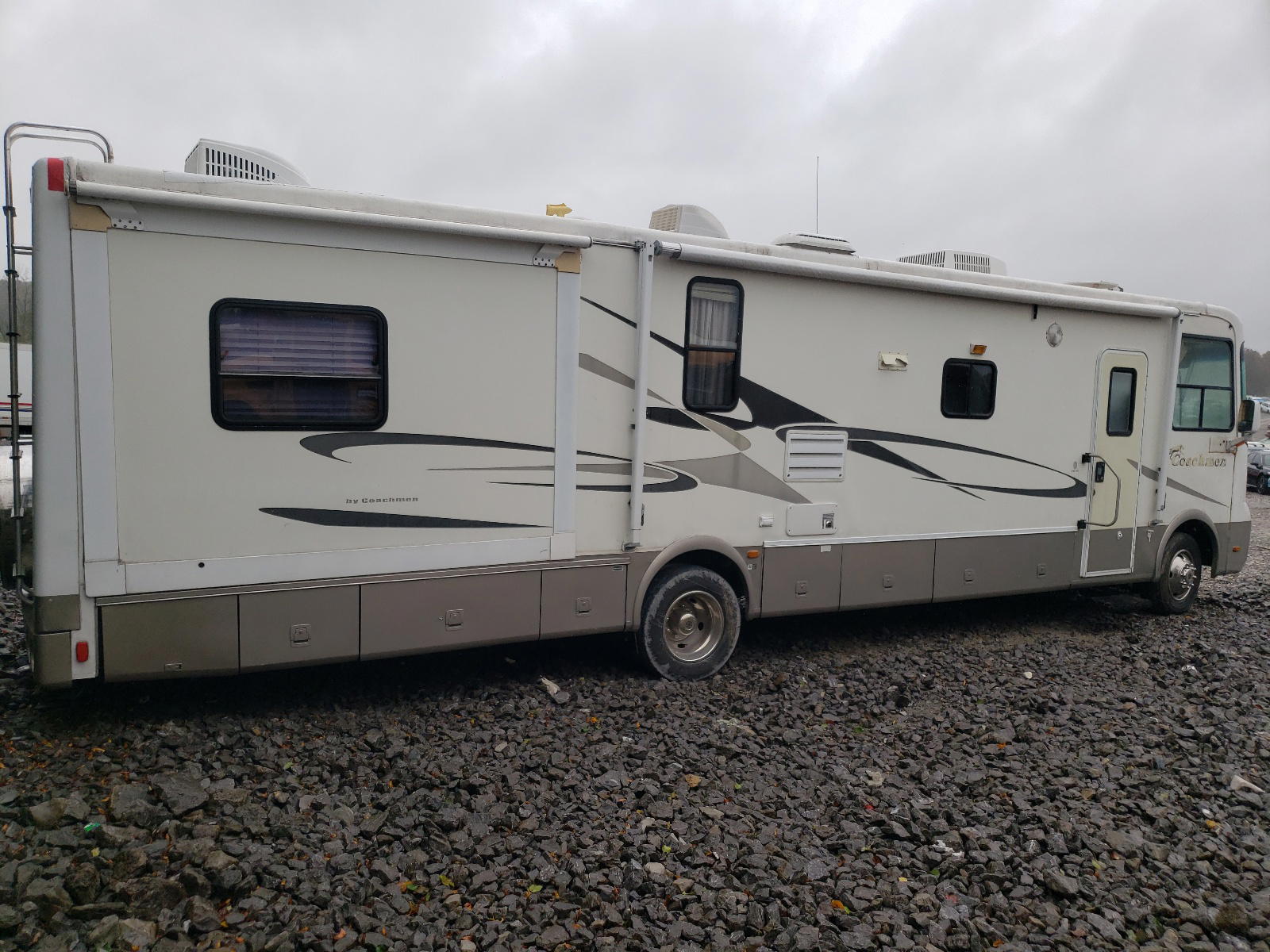 Photo 4 from auction – 2004 COAH TL with VIN 1FCNF53S720A09408