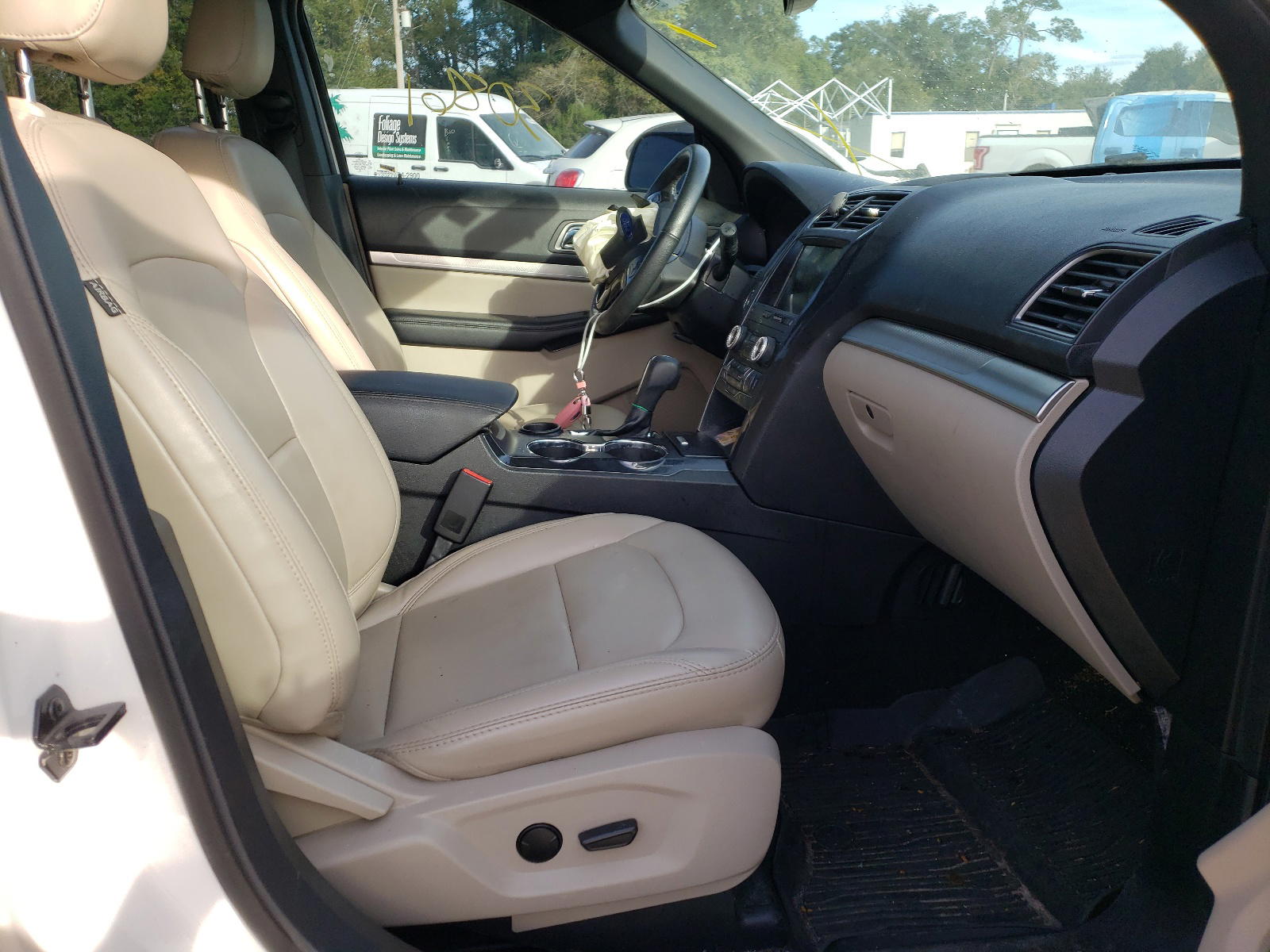 Photo 5 from auction – 2019 FORD EXPLORER X with VIN 1FM5K7DH2KGB03130