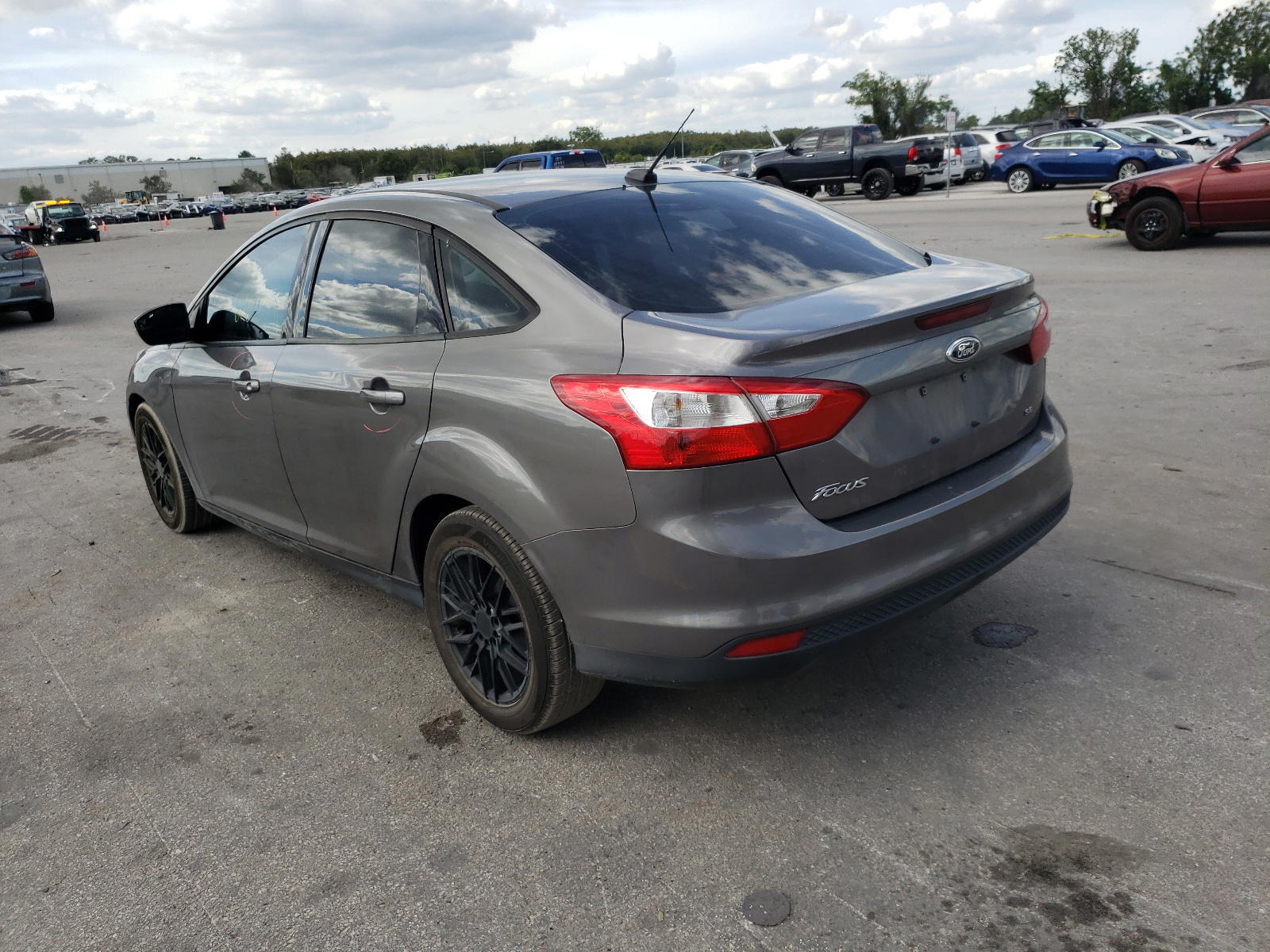 Photo 3 from auction – 2014 FORD FOCUS SE with VIN 1FADP3F2XEL407844