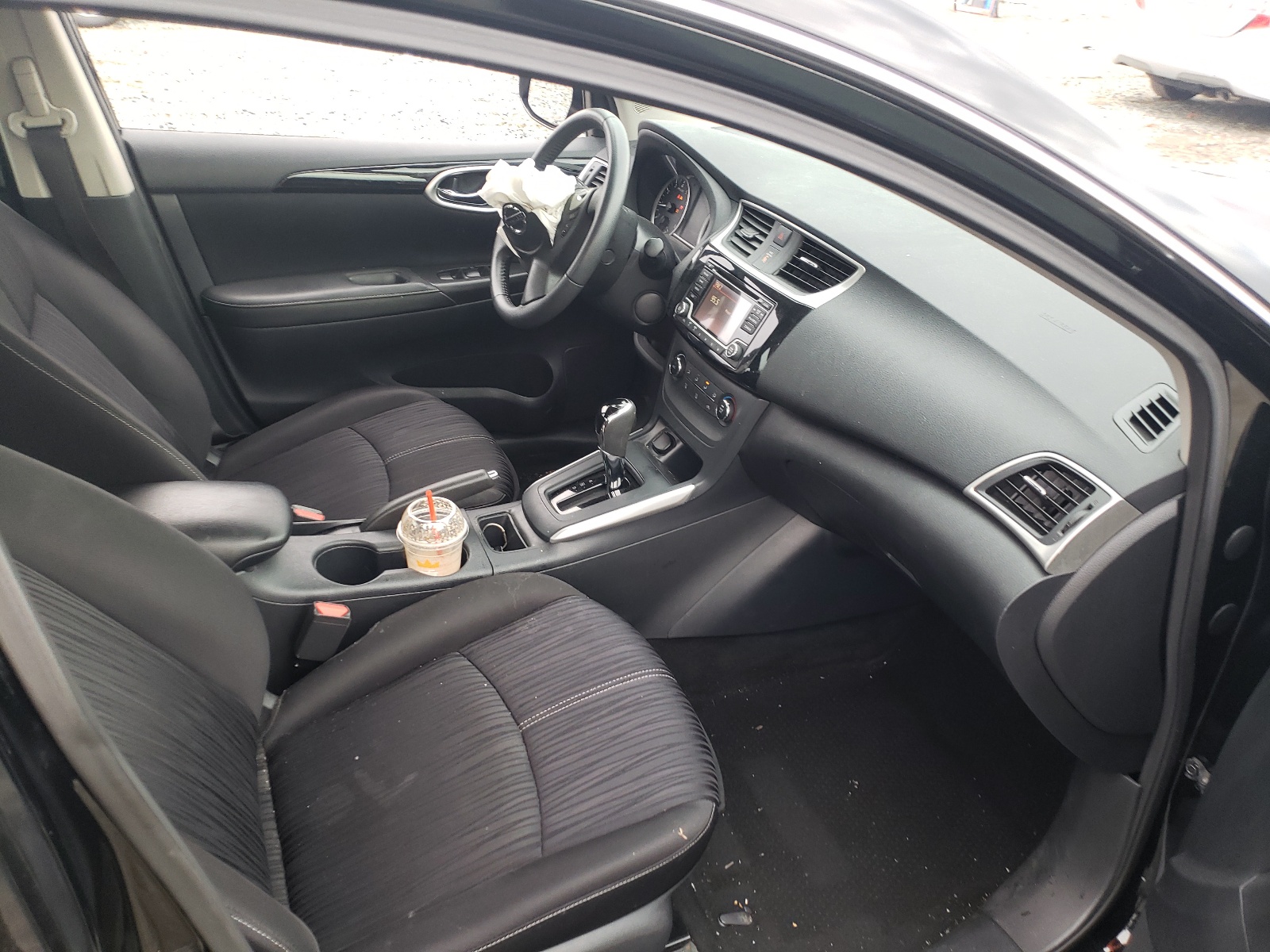 Photo 5 from auction – 2017 NISSAN SENTRA S with VIN 3N1AB7AP5HL705249