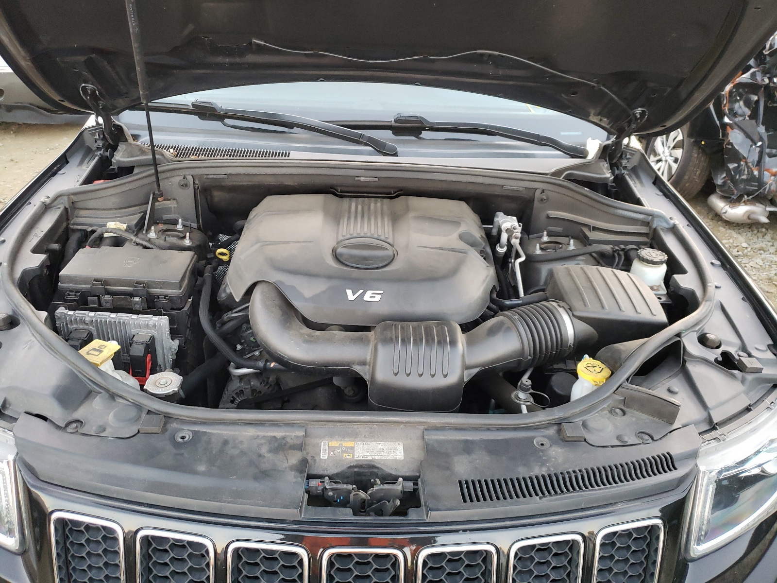 Photo 7 from auction – 2014 JEEP GRAND CHER with VIN 1C4RJFBG1EC589034