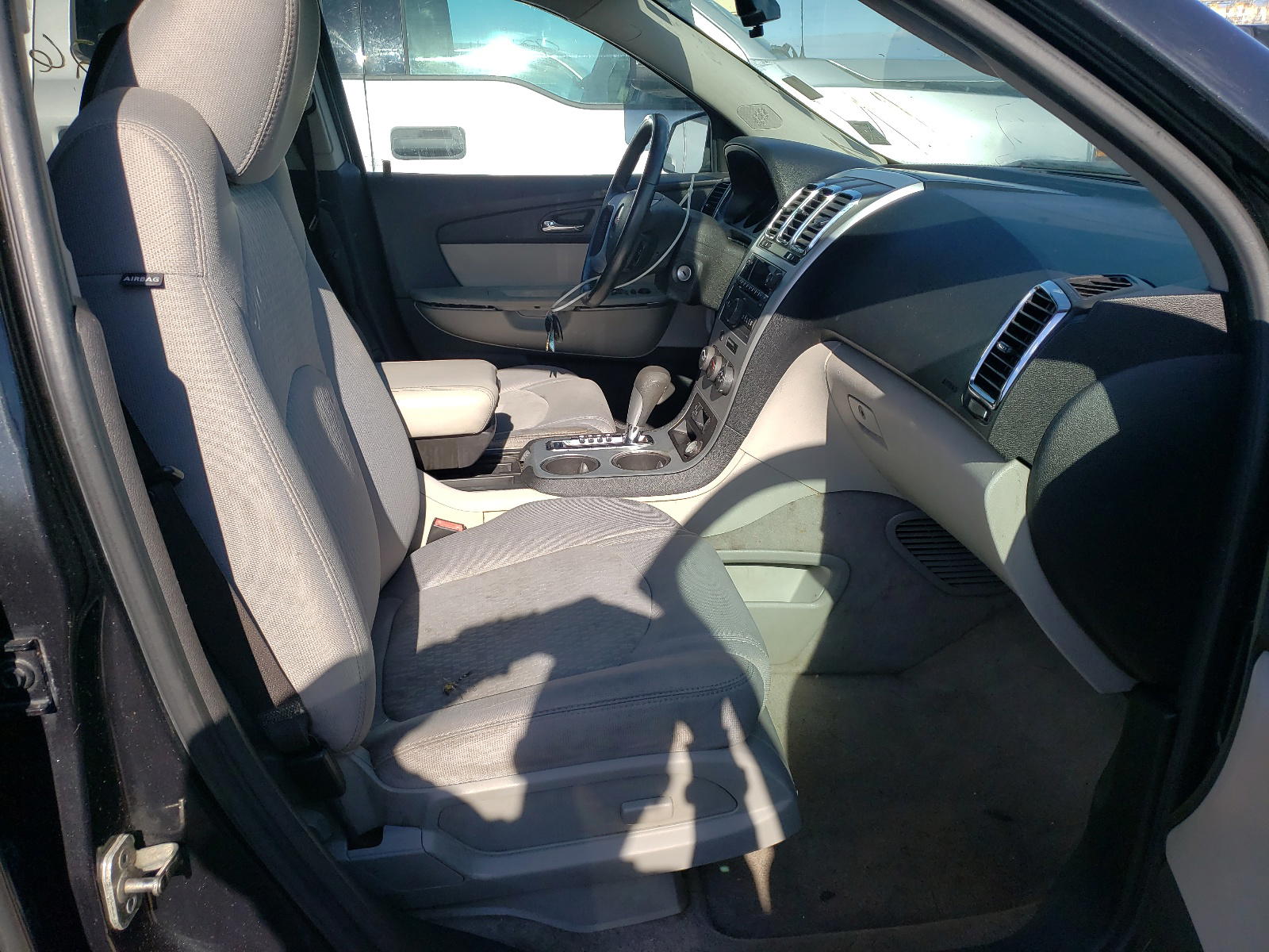 Photo 5 from auction – 2010 GMC ACADIA SL with VIN 1GKLRKED3AJ166572