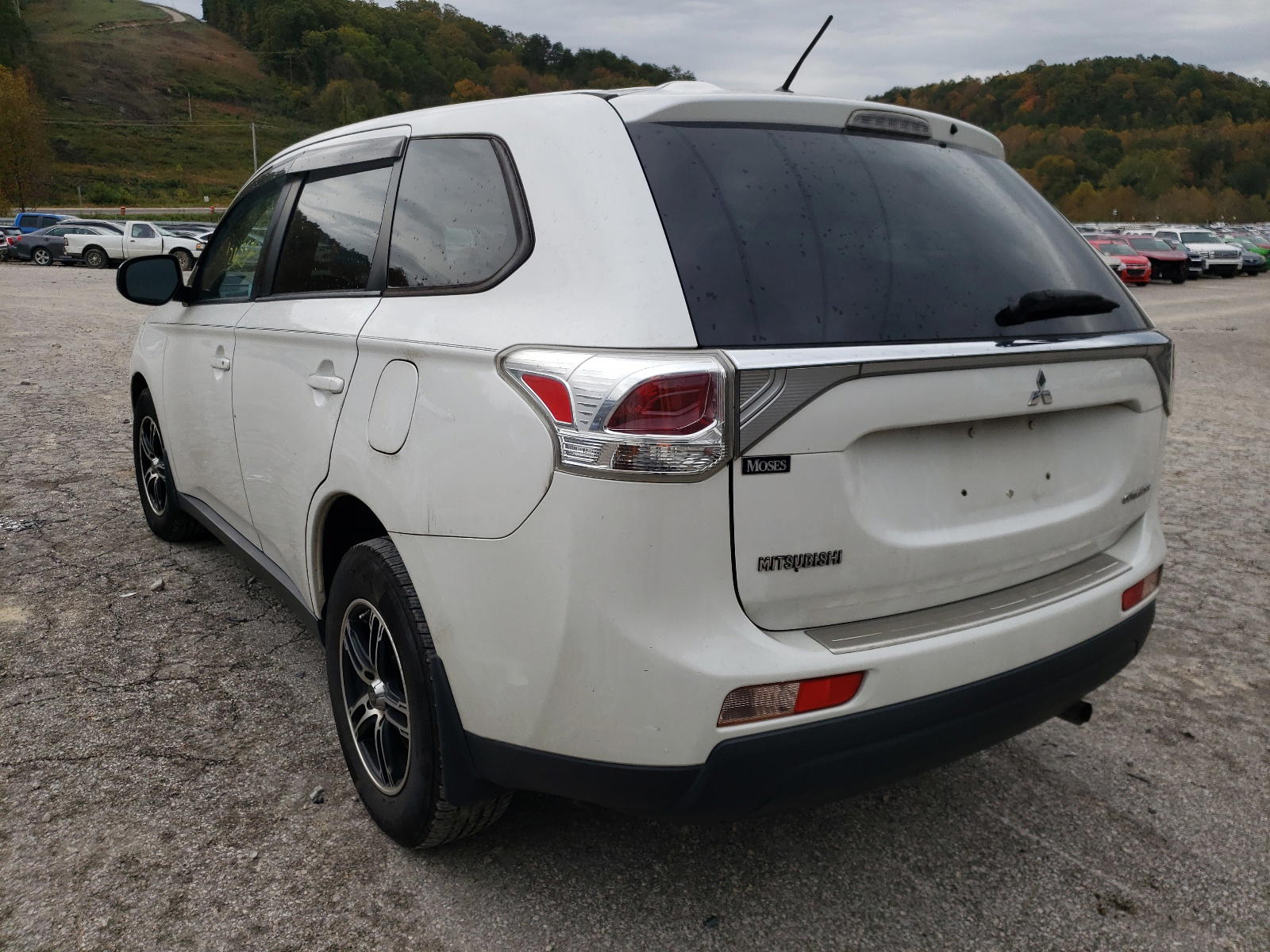 Photo 3 from auction – 2014 MITSUBISHI OUTLANDER with VIN JA4AD2A34EZ000710