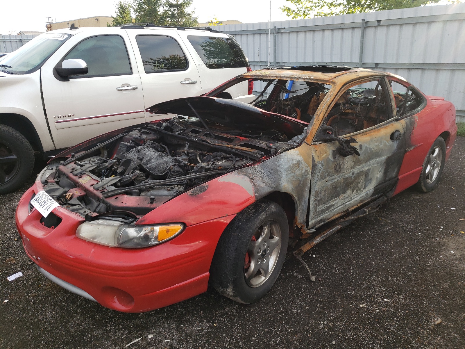 Photo 2 from auction – 2000 PONTIAC GRAND PRIX with VIN 1G2WP12K0YF162041