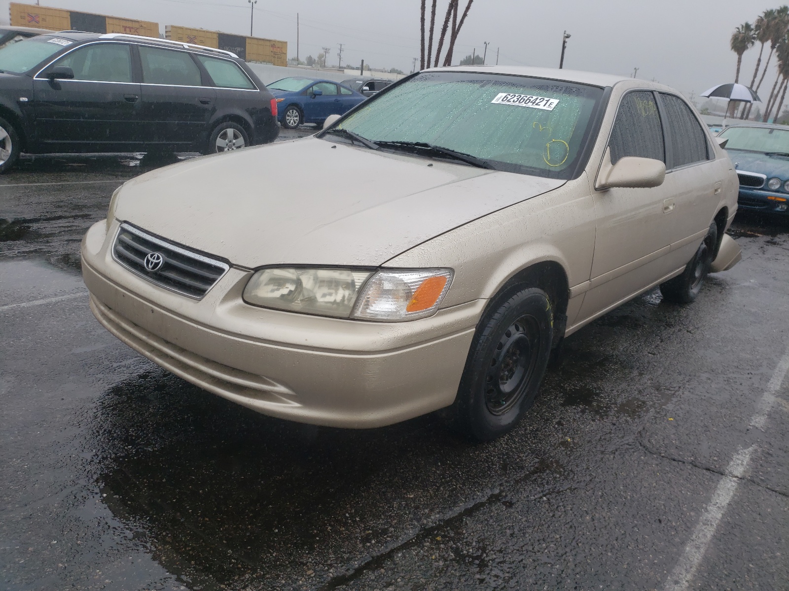 Photo 2 from auction – 2000 TOYOTA CAMRY CE with VIN 4T1BG22K8YU748820