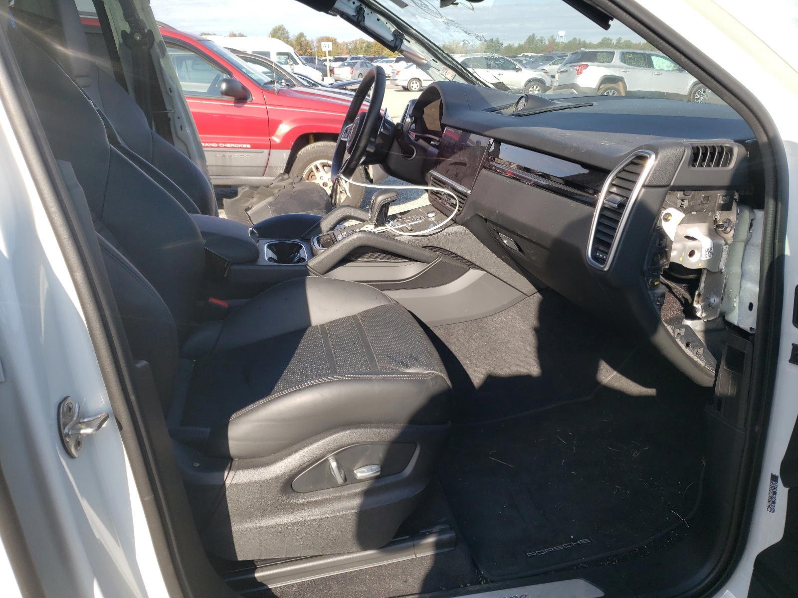 Photo 5 from auction – 2021 PORSCHE CAYENNE CO with VIN WP1BA2AY3MDA41452