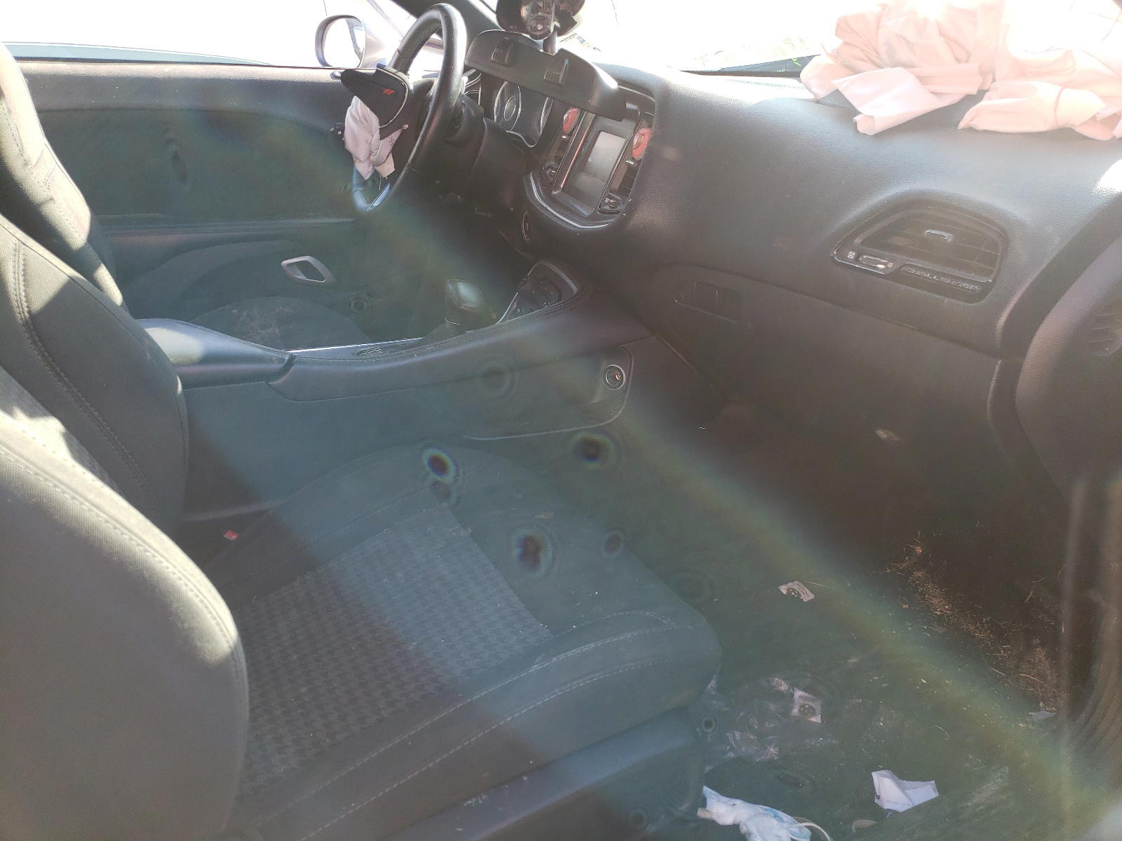 Photo 5 from auction – 2015 DODGE CHALLENGER with VIN 2C3CDZAT4FH927462