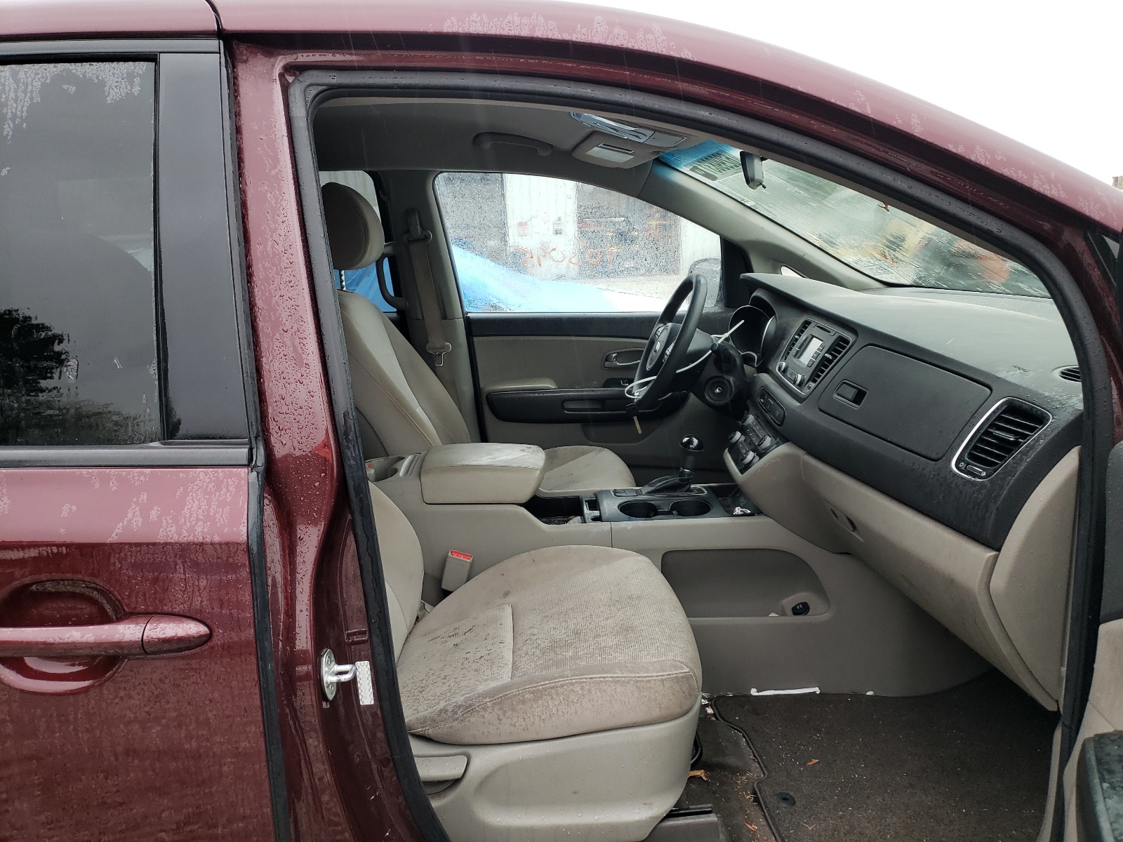 Photo 5 from auction – 2015 KIA SEDONA LX with VIN KNDMB5C10F6045166