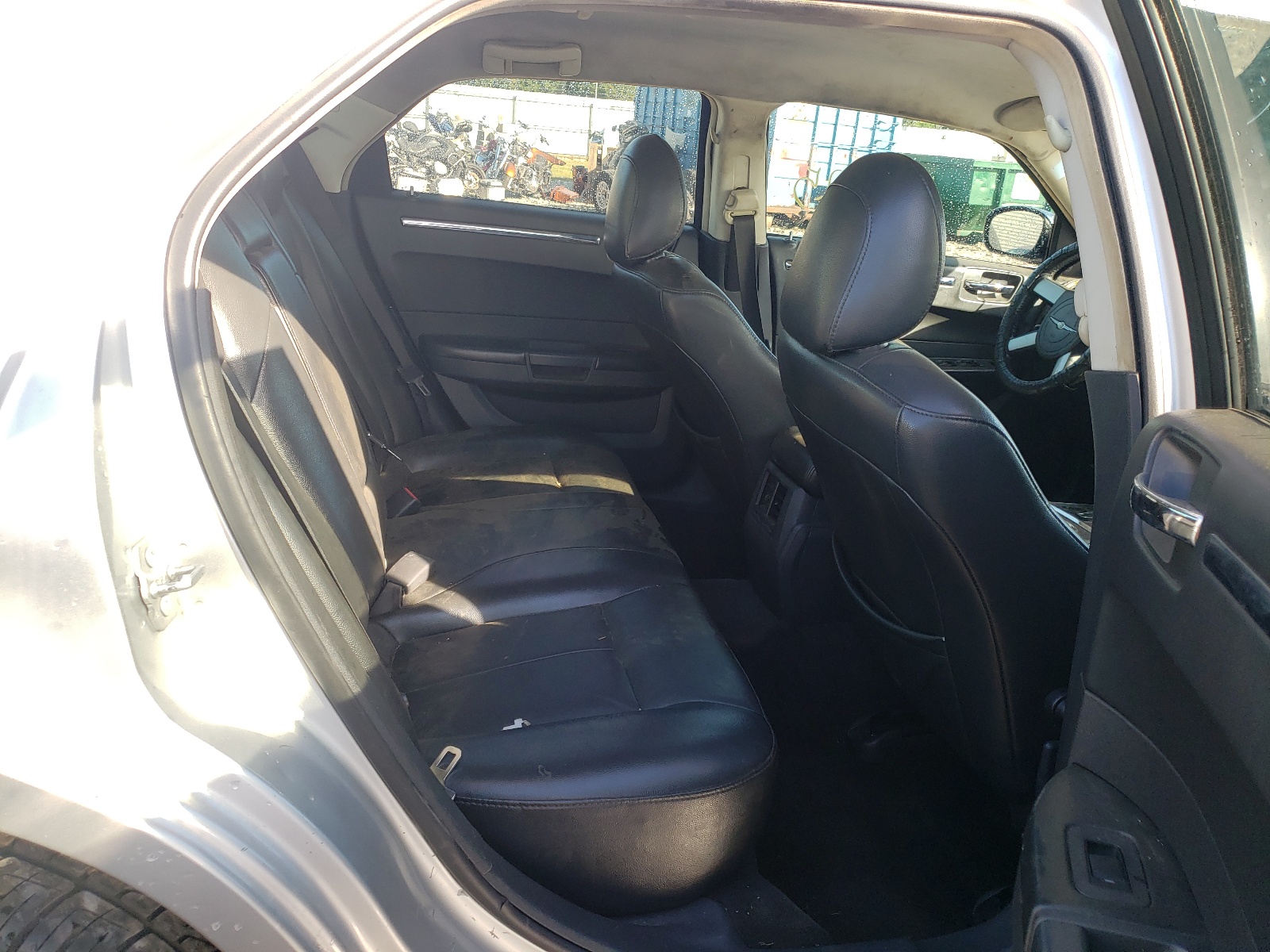 Photo 6 from auction – 2010 CHRYSLER 300 TOURIN with VIN 2C3CA5CVXAH164310