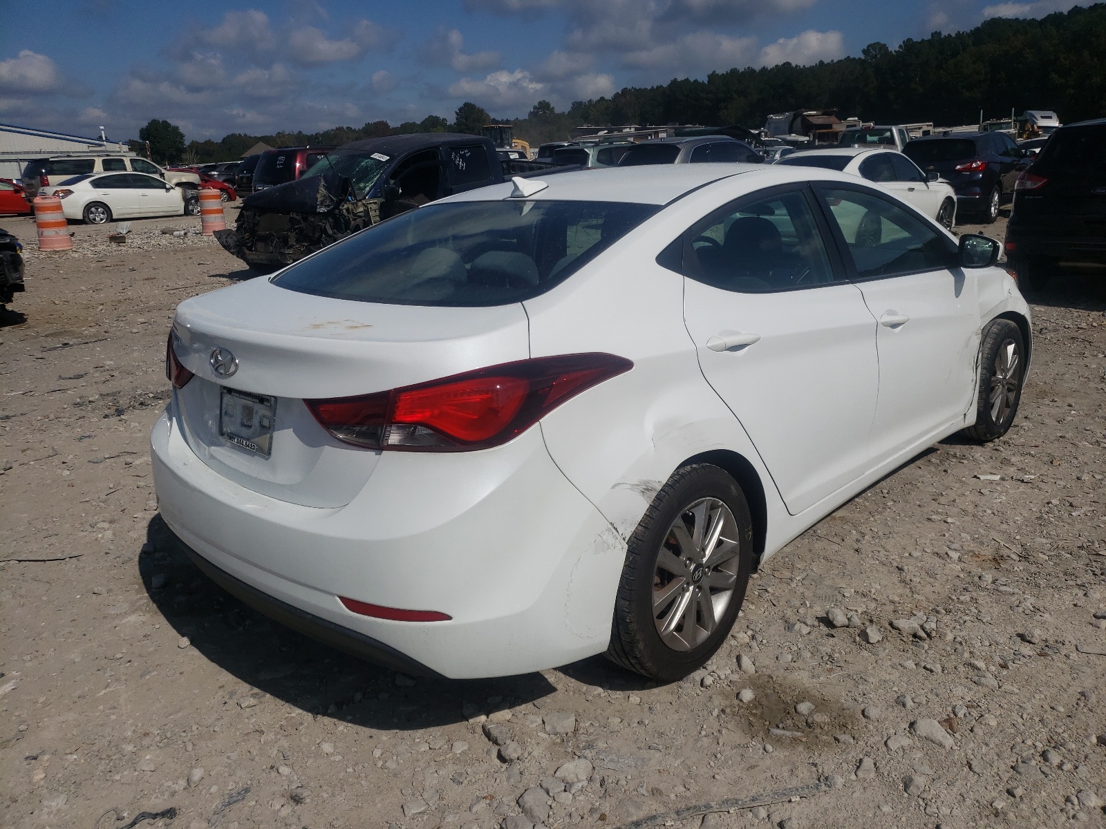 Photo 4 from auction – 2016 HYUNDAI ELANTRA SE with VIN 5NPDH4AE3GH773540