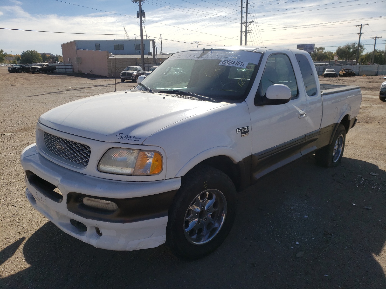 Photo 2 from auction – 1998 FORD F150 with VIN 1FTRX18LXWNB56744