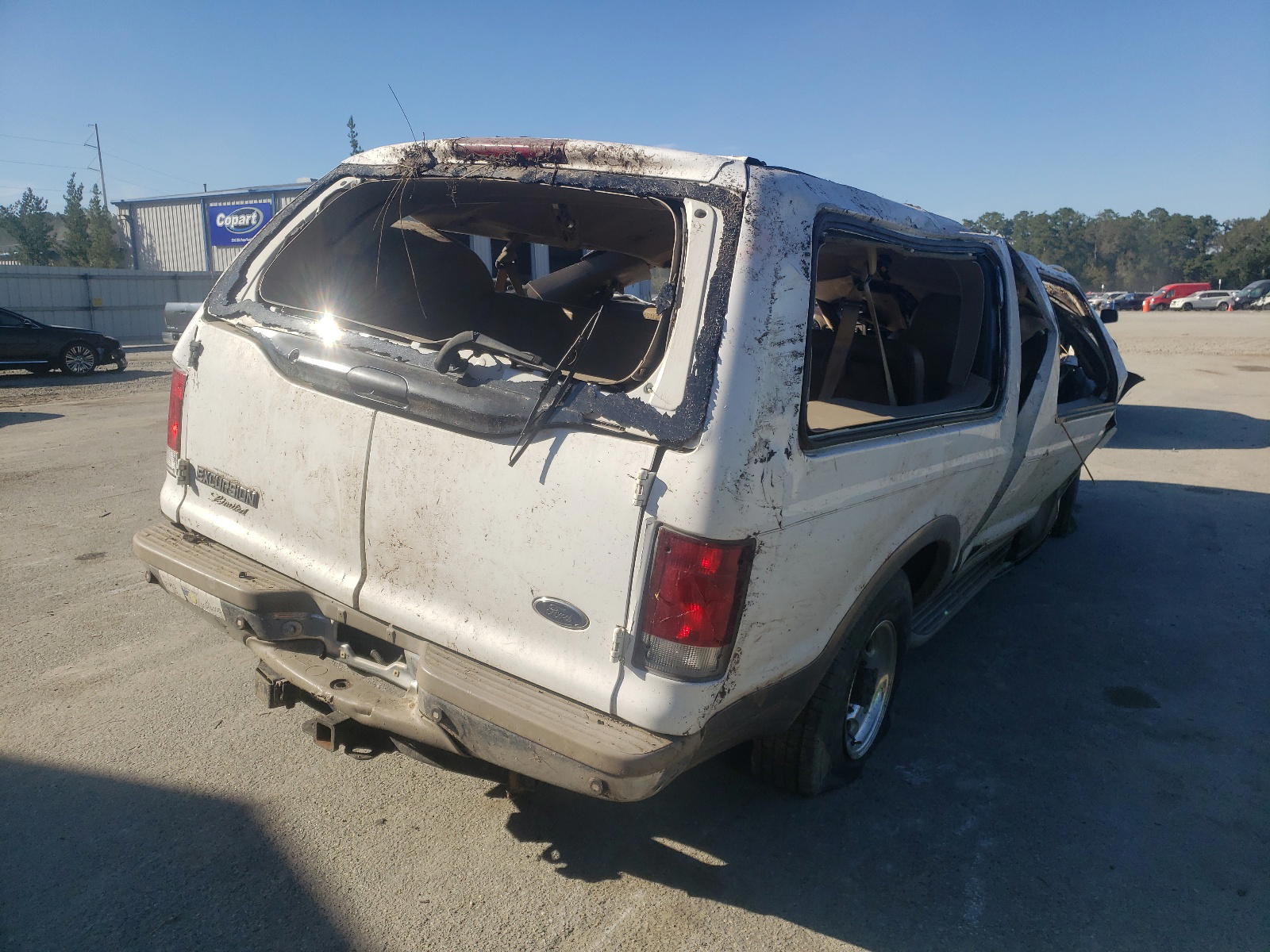 Photo 4 from auction – 2000 FORD EXCURSION with VIN 1FMSU43F5YEC77550