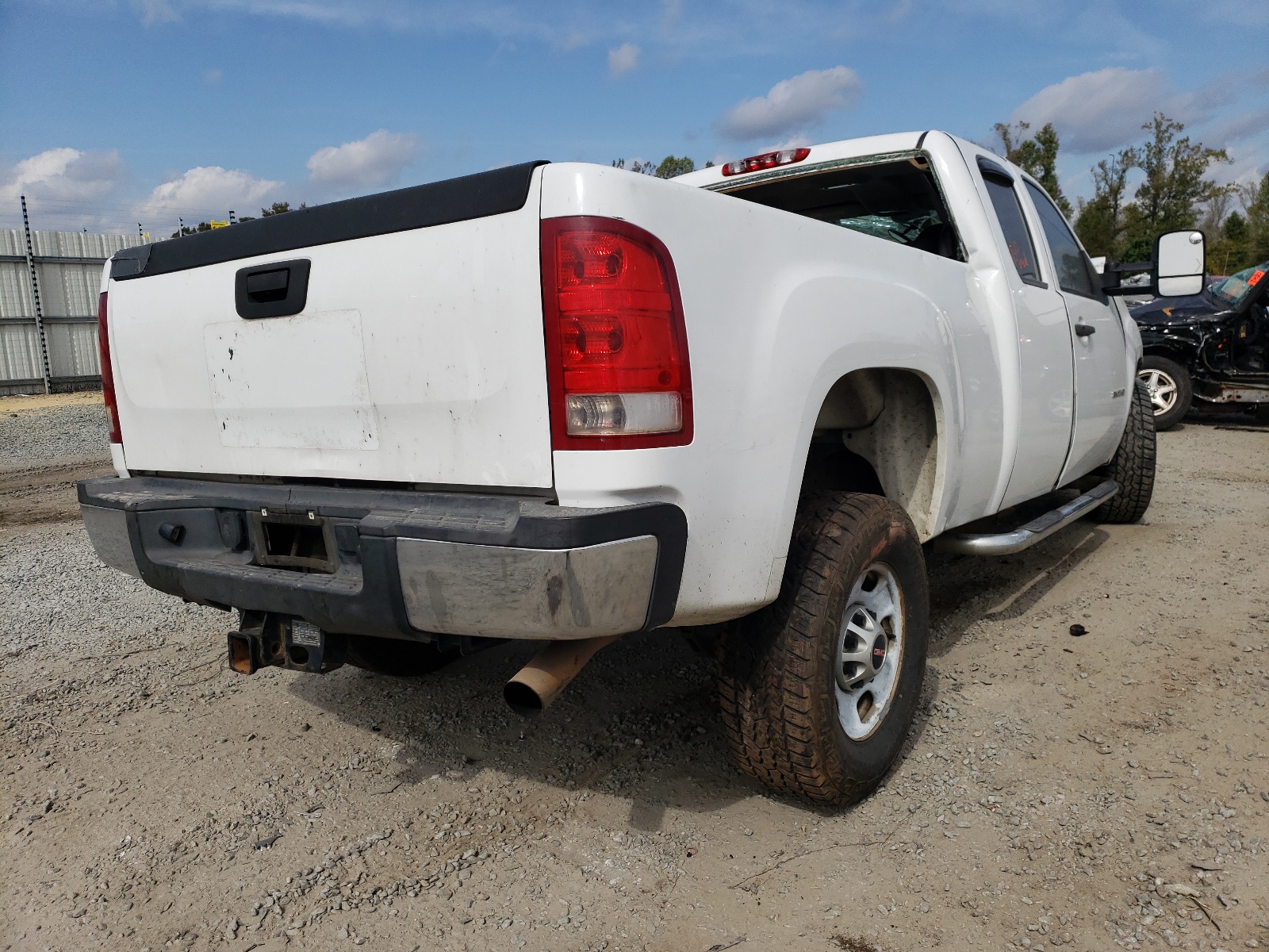 Photo 4 from auction – 2011 GMC SIERRA K25 with VIN 1GT22ZCG2BZ273794