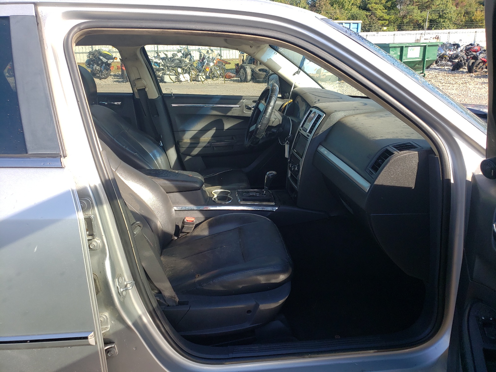 Photo 5 from auction – 2010 CHRYSLER 300 TOURIN with VIN 2C3CA5CVXAH164310