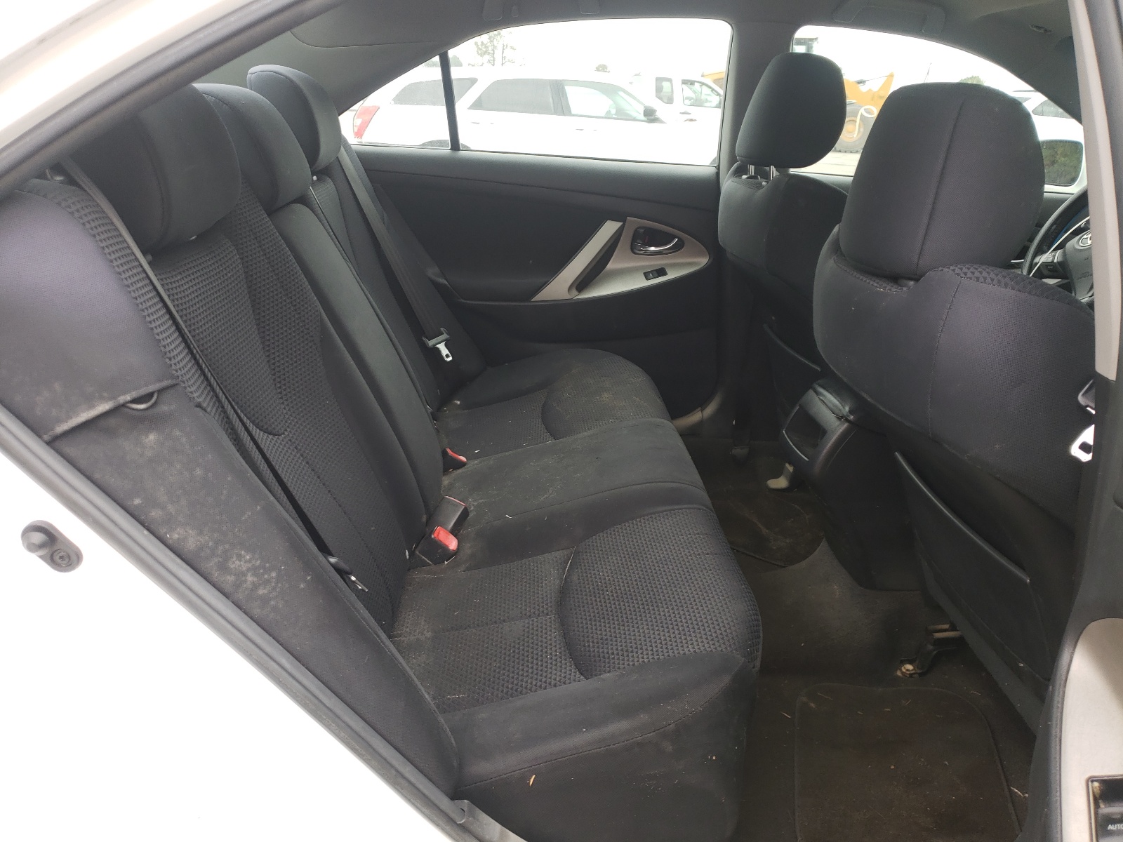 Photo 6 from auction – 2011 TOYOTA CAMARY SE with VIN 4T1BF3EK8BU583363