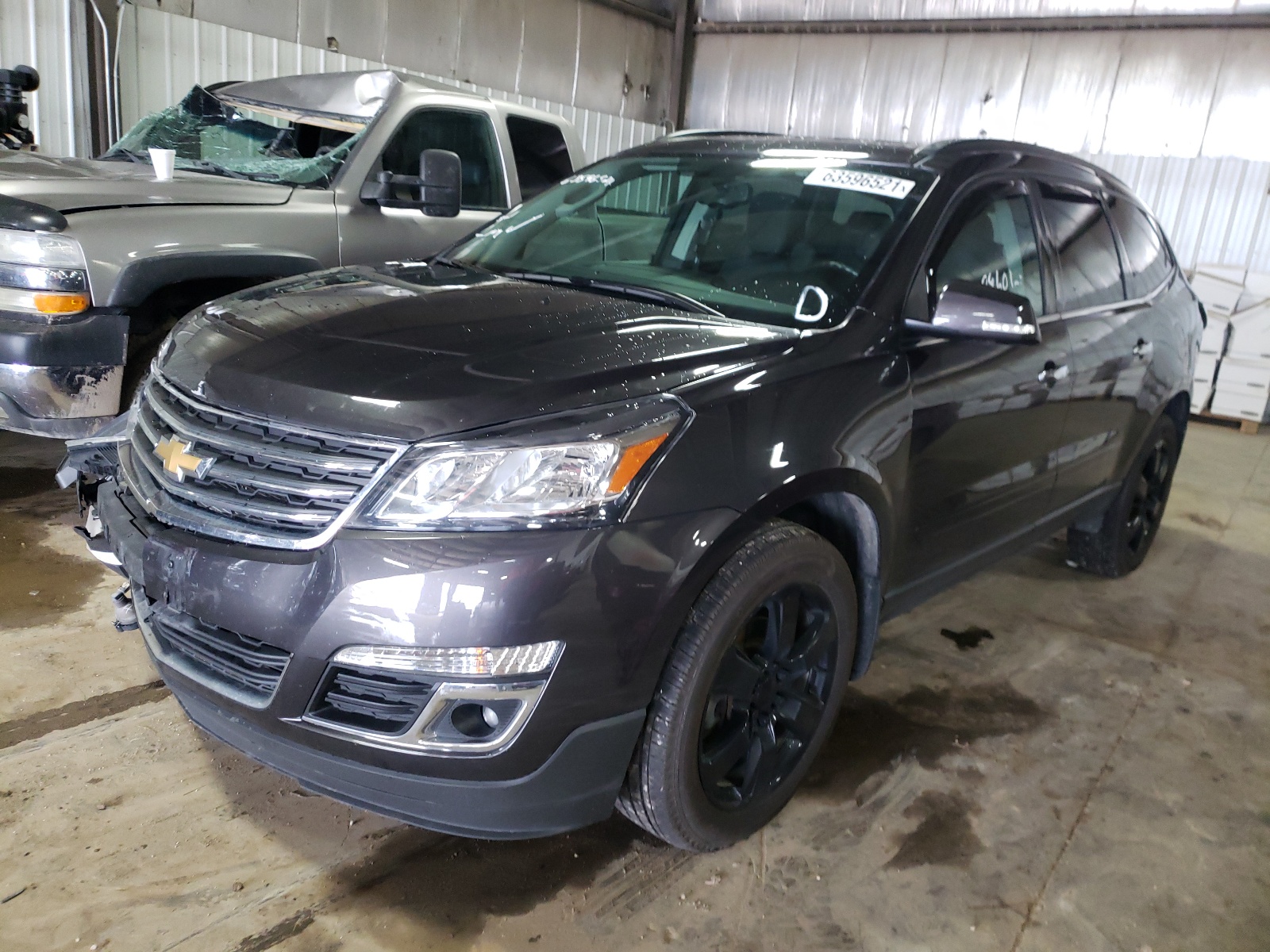 Photo 2 from auction – 2017 CHEVROLET TRAVERSE L with VIN 1GNKVGKD5HJ306109