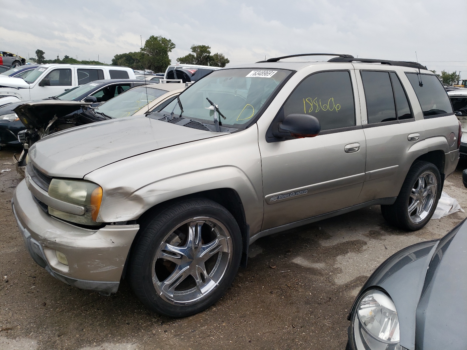 Photo 2 from auction – 2002 CHEVROLET TRAILBLAZE with VIN 1GNDT13SX22148330