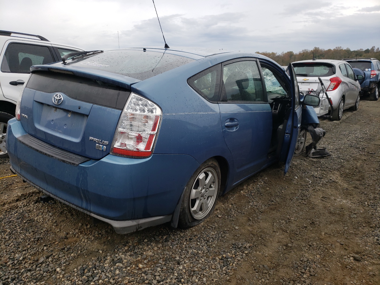 Photo 4 from auction – 2007 TOYOTA PRIUS with VIN JTDKB20U677687696