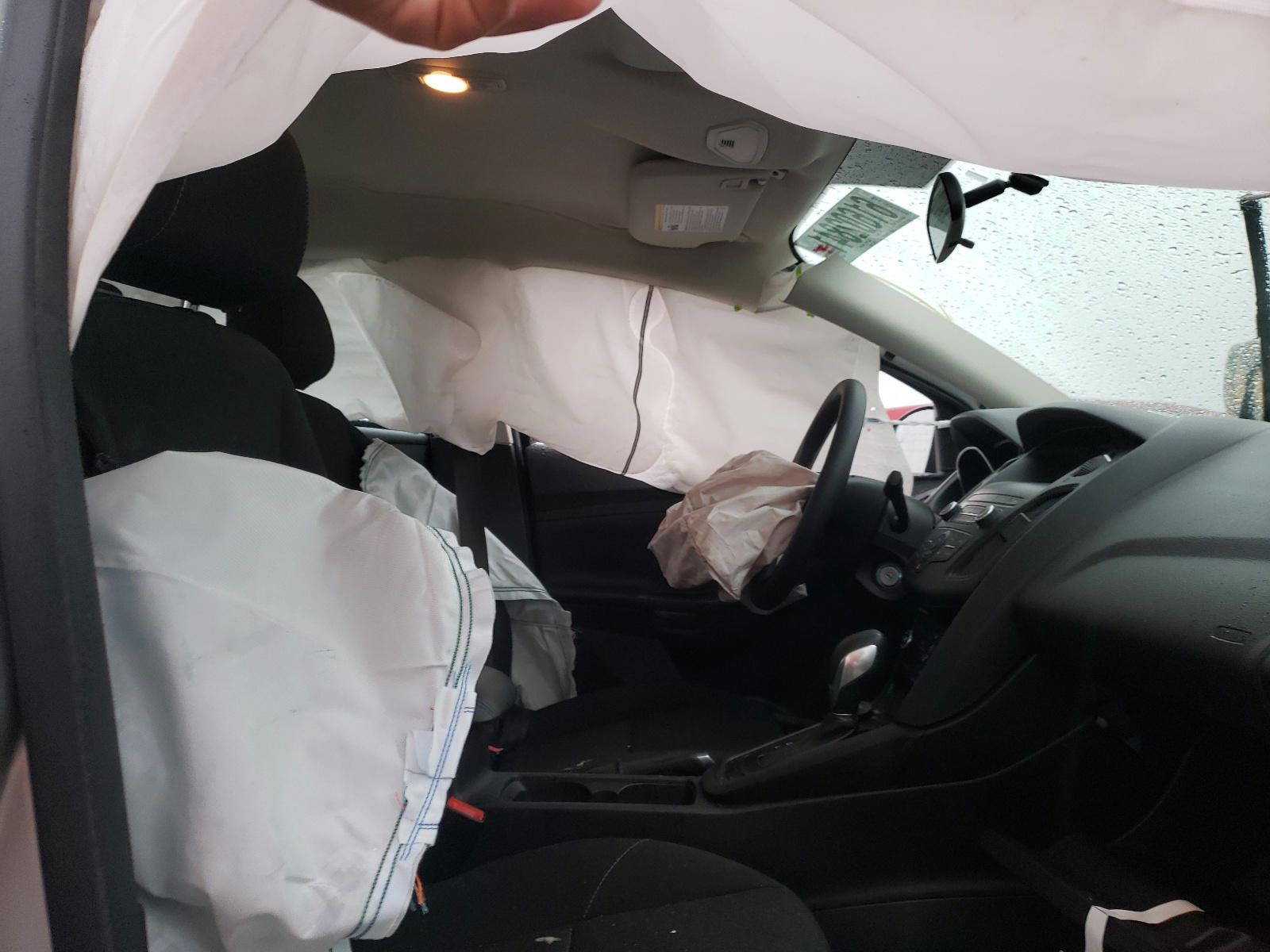 Photo 5 from auction – 2018 FORD FOCUS SE with VIN 1FADP3F26JL235385