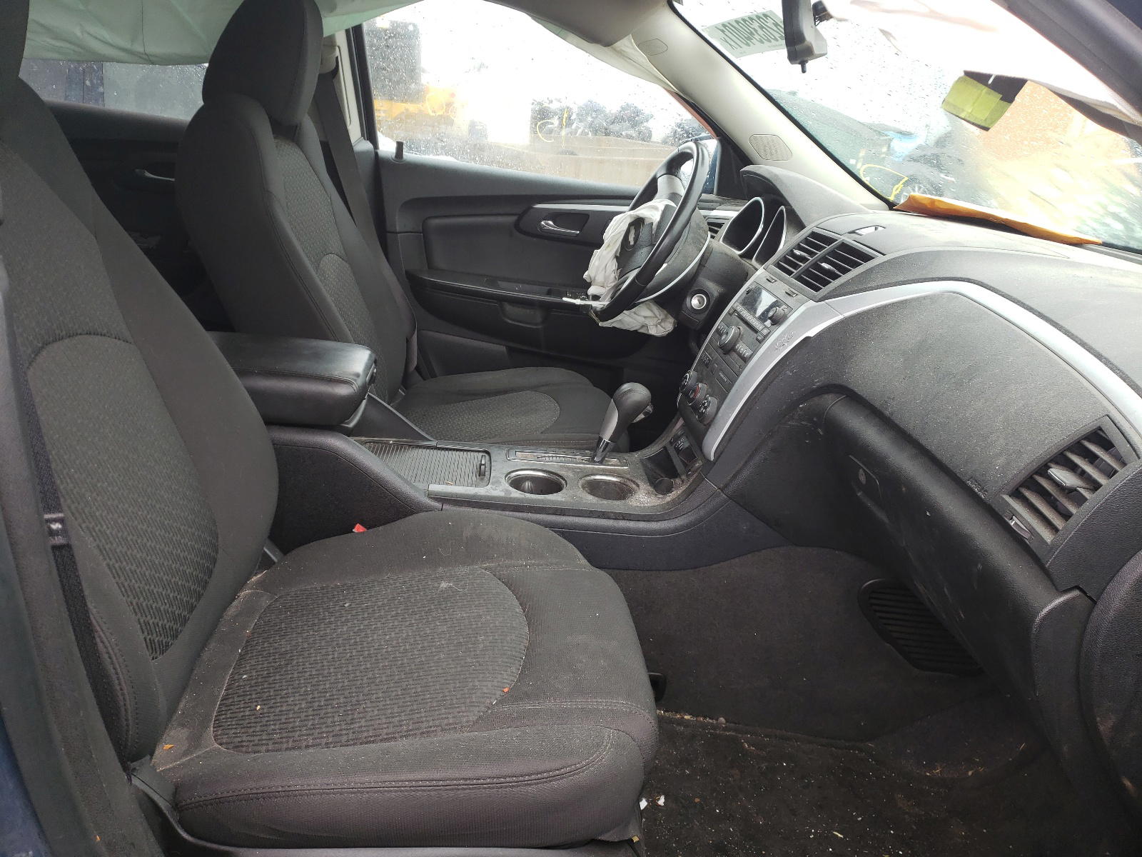 Photo 5 from auction – 2012 CHEVROLET TRAVERSE L with VIN 1GNKRGED4CJ281048