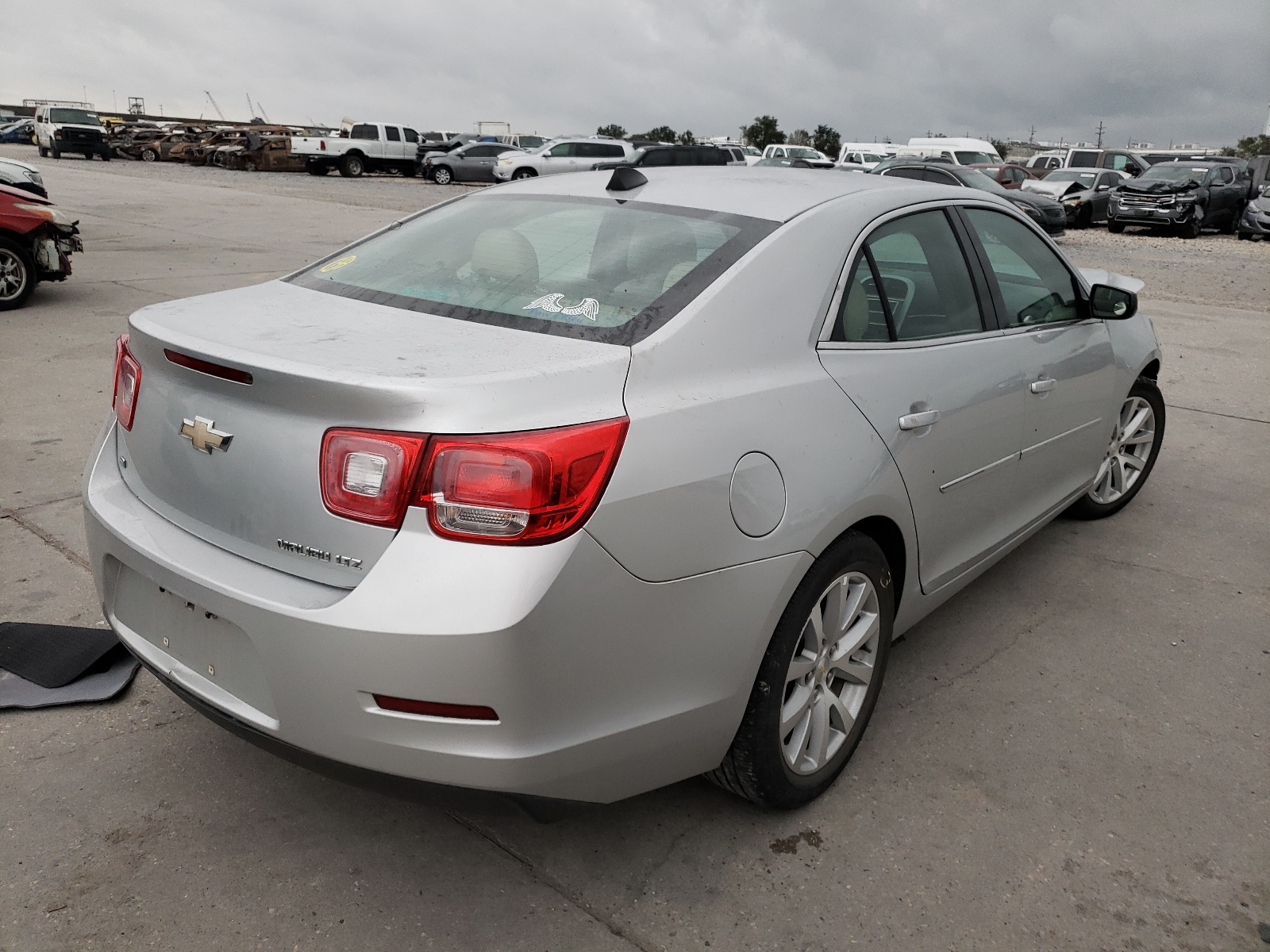 Photo 4 from auction – 2014 CHEVROLET MALIBU LS with VIN 1G11B5SL5EF145891