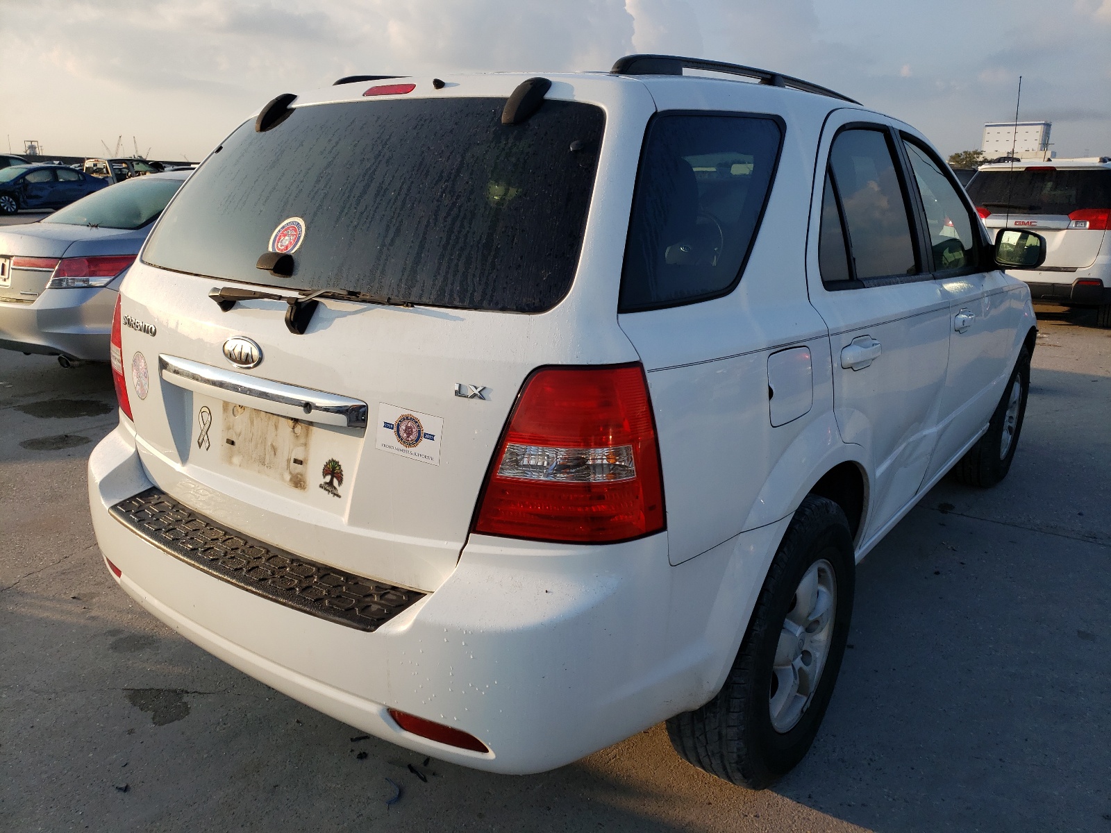 Photo 4 from auction – 2008 KIA SORENTO EX with VIN KNDJD735485849118