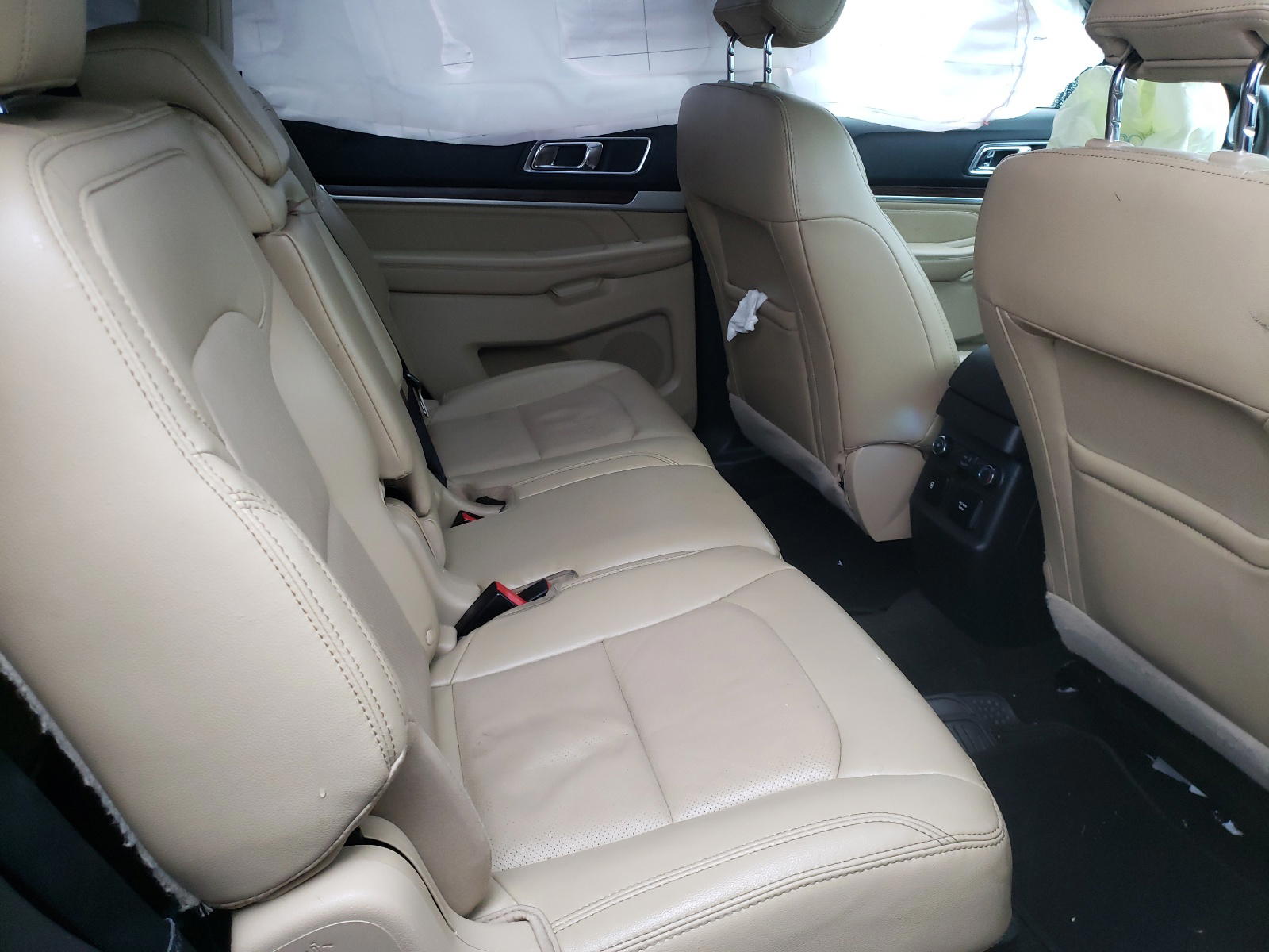 Photo 6 from auction – 2017 FORD EXPLORER L with VIN 1FM5K8FH5HGD96503