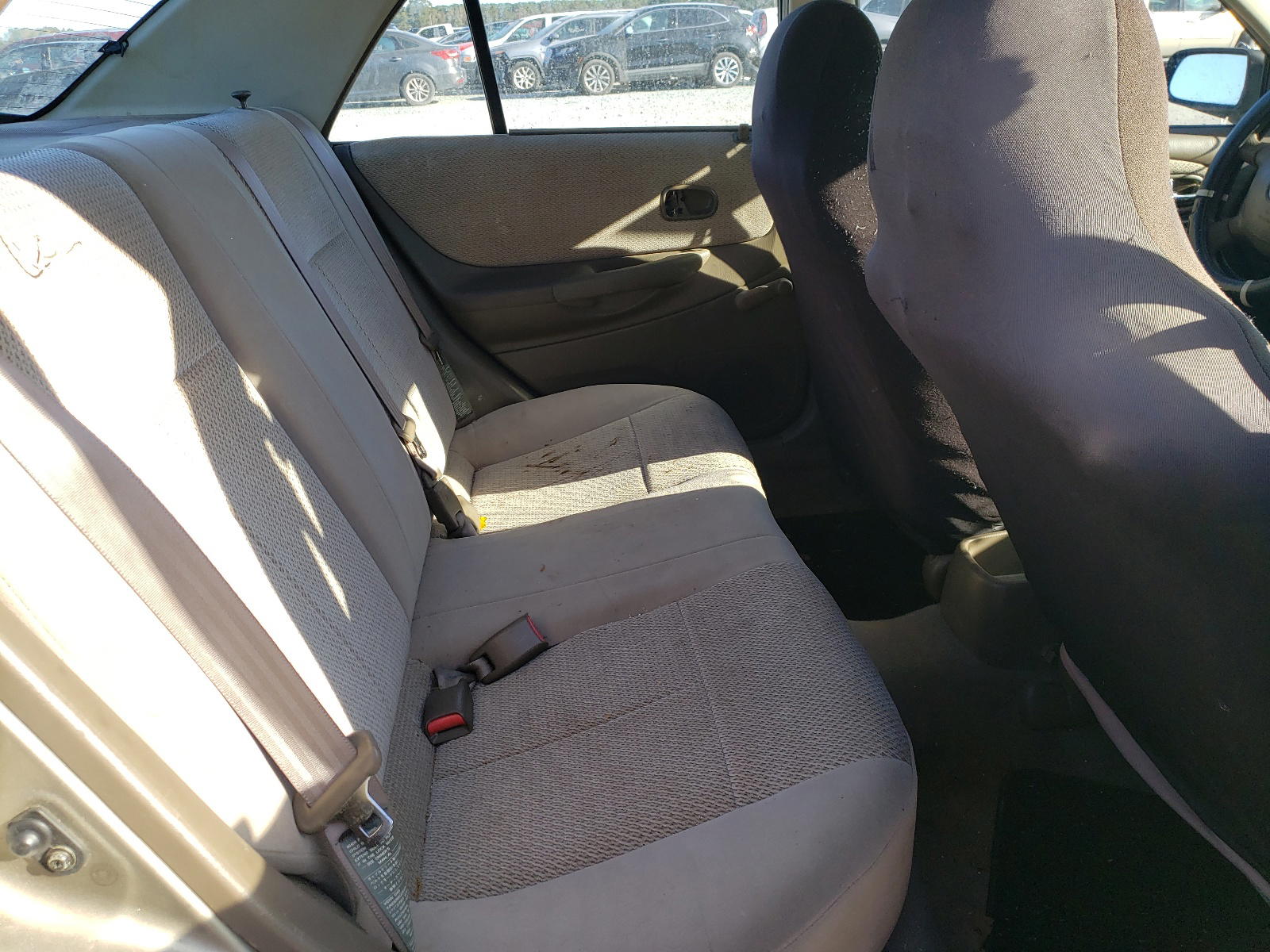 Photo 6 from auction – 2000 MAZDA PROTEGE with VIN JM1BJ2228Y0258228