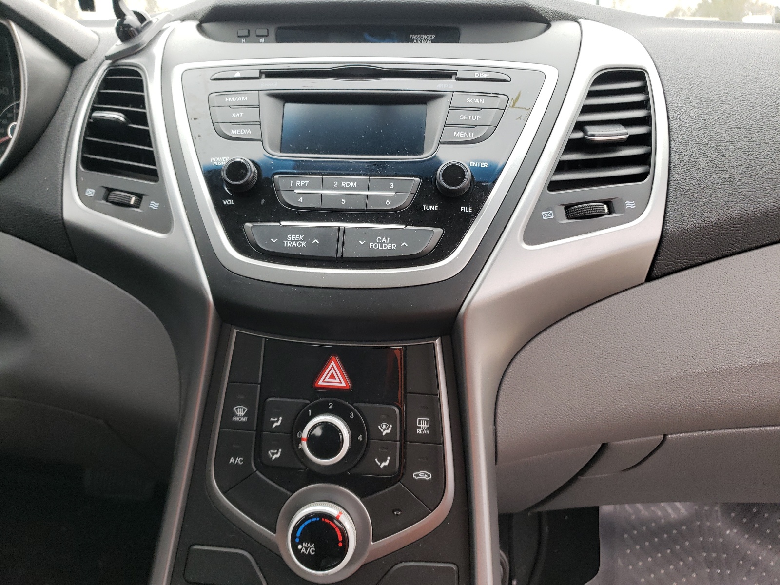 Photo 9 from auction – 2016 HYUNDAI ELANTRA SE with VIN 5NPDH4AE5GH689784