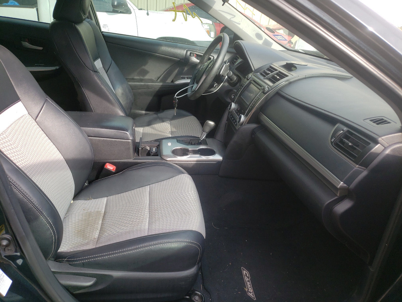 Photo 5 from auction – 2014 TOYOTA CAMRY L with VIN 4T1BF1FK8EU319616