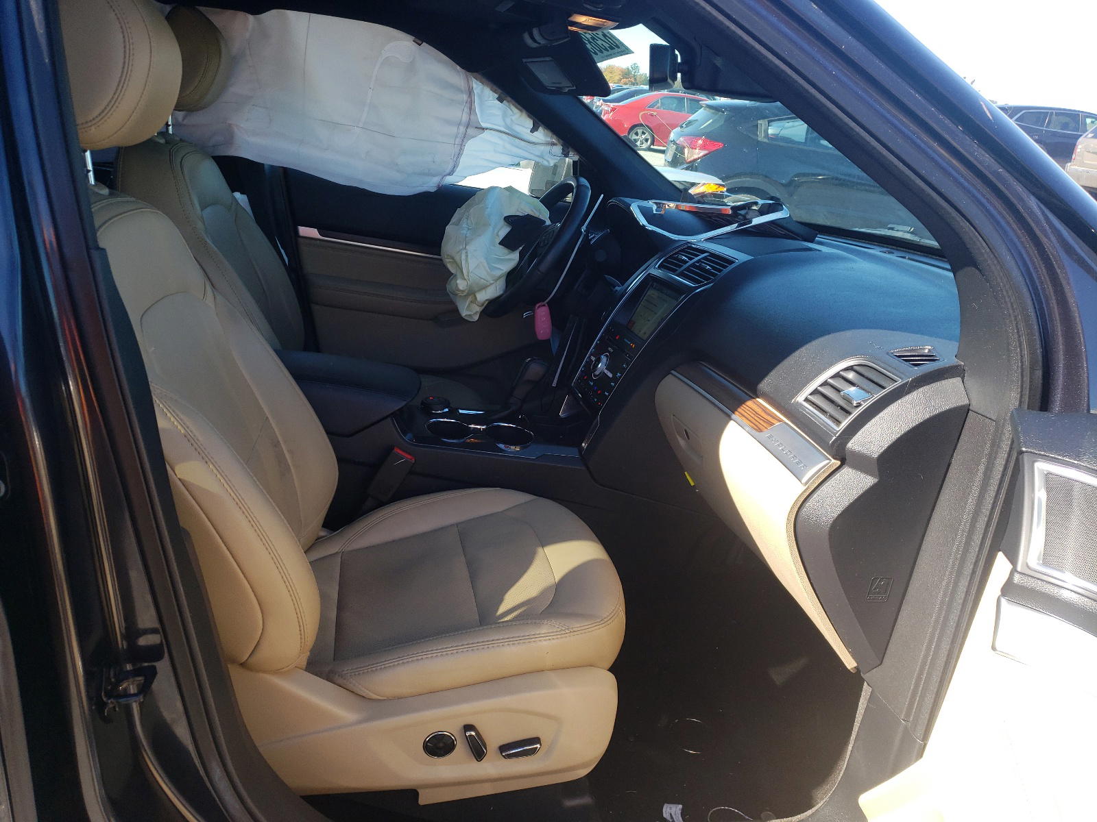 Photo 5 from auction – 2017 FORD EXPLORER L with VIN 1FM5K8FH5HGD96503