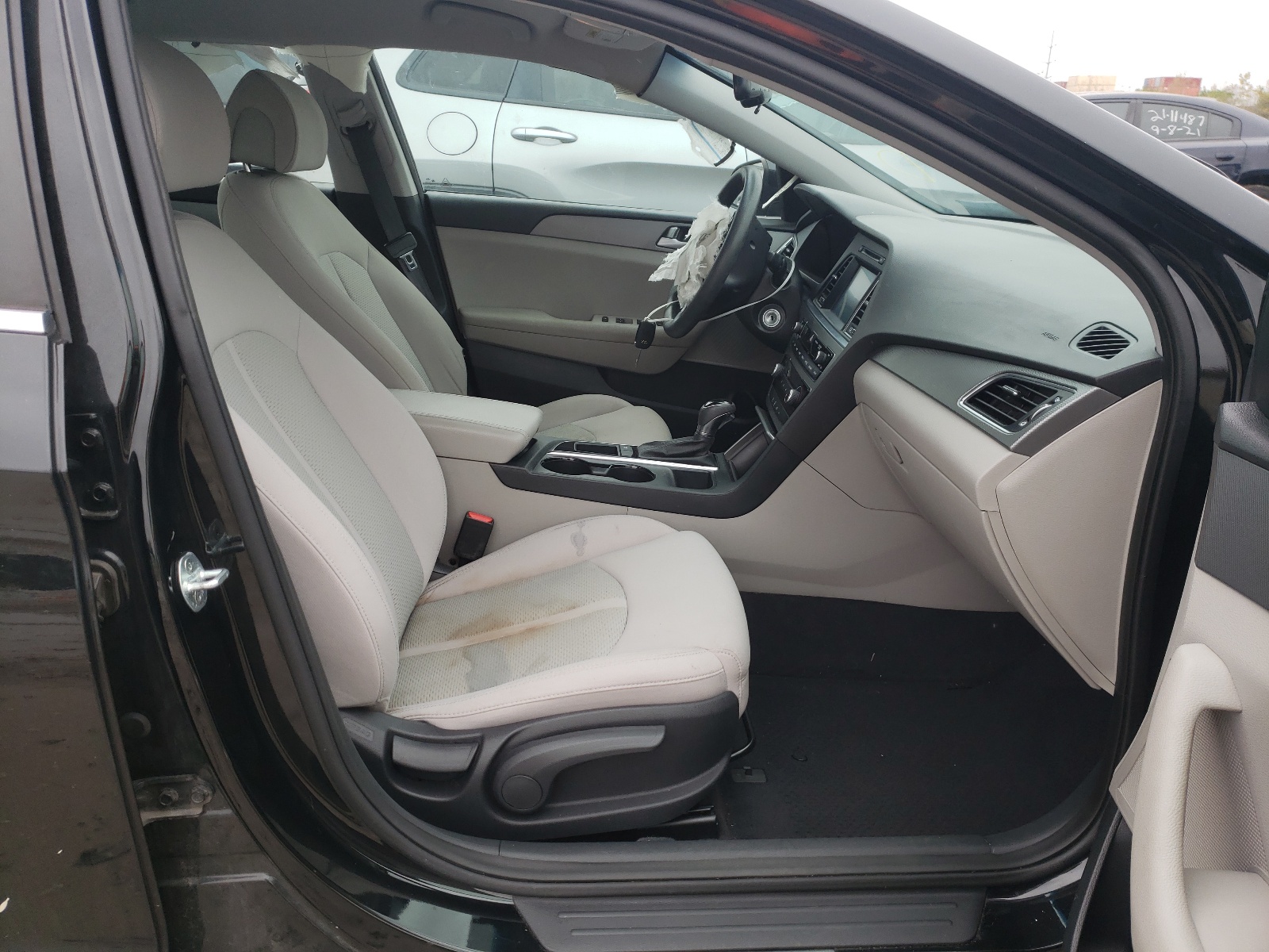 Photo 5 from auction – 2016 HYUNDAI SONATA SE with VIN 5NPE24AF0GH301021