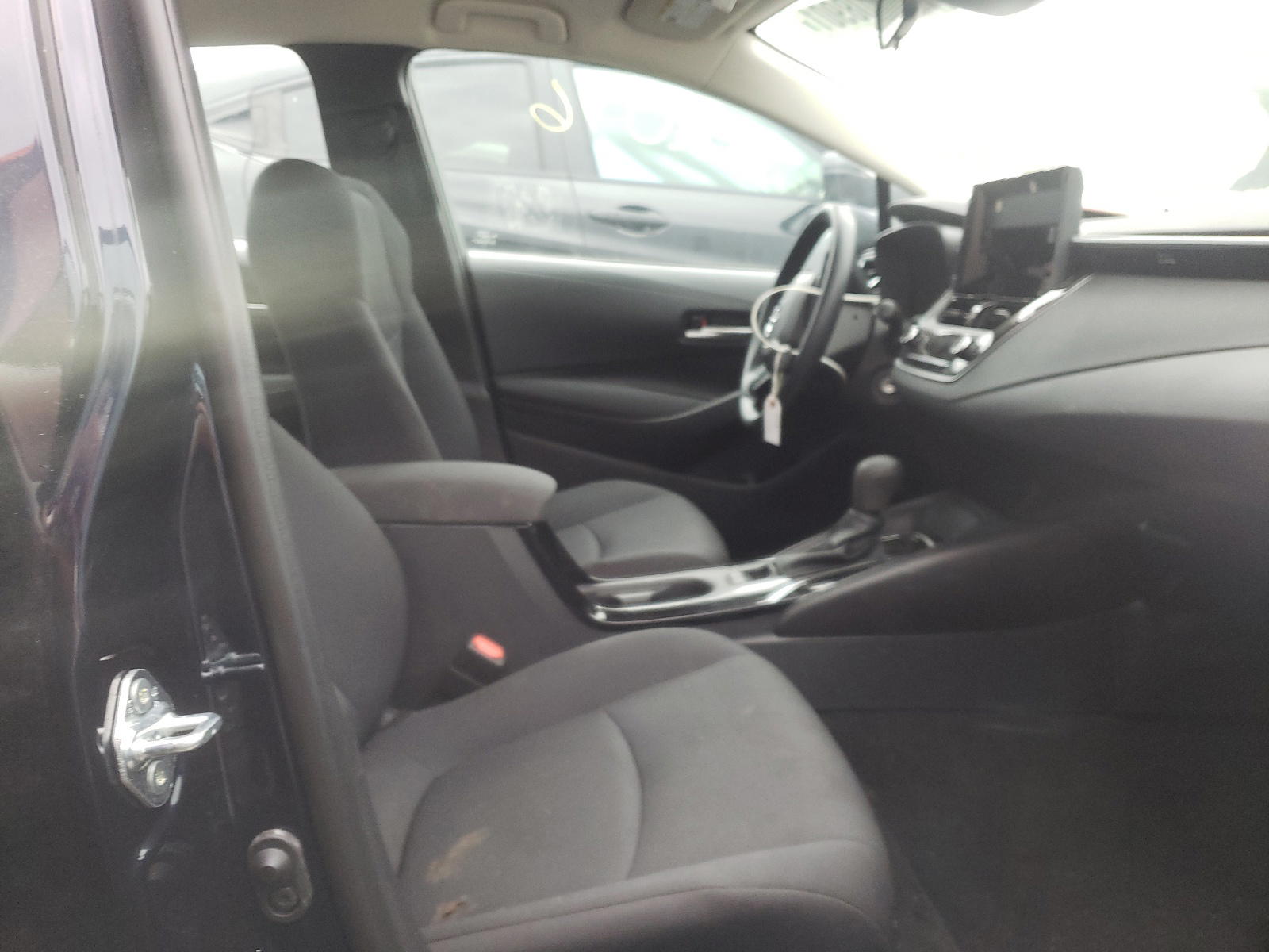 Photo 5 from auction – 2021 TOYOTA COROLLA LE with VIN 5YFEPMAE9MP226505