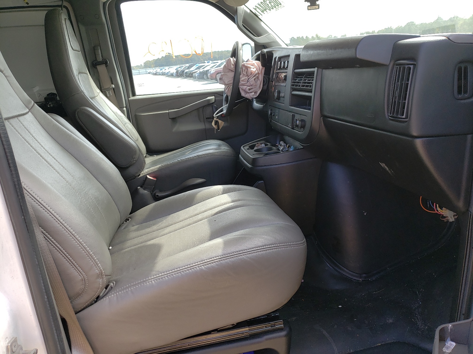 Photo 5 from auction – 2017 GMC SAVANA G25 with VIN 1GTW7AFF5H1108479
