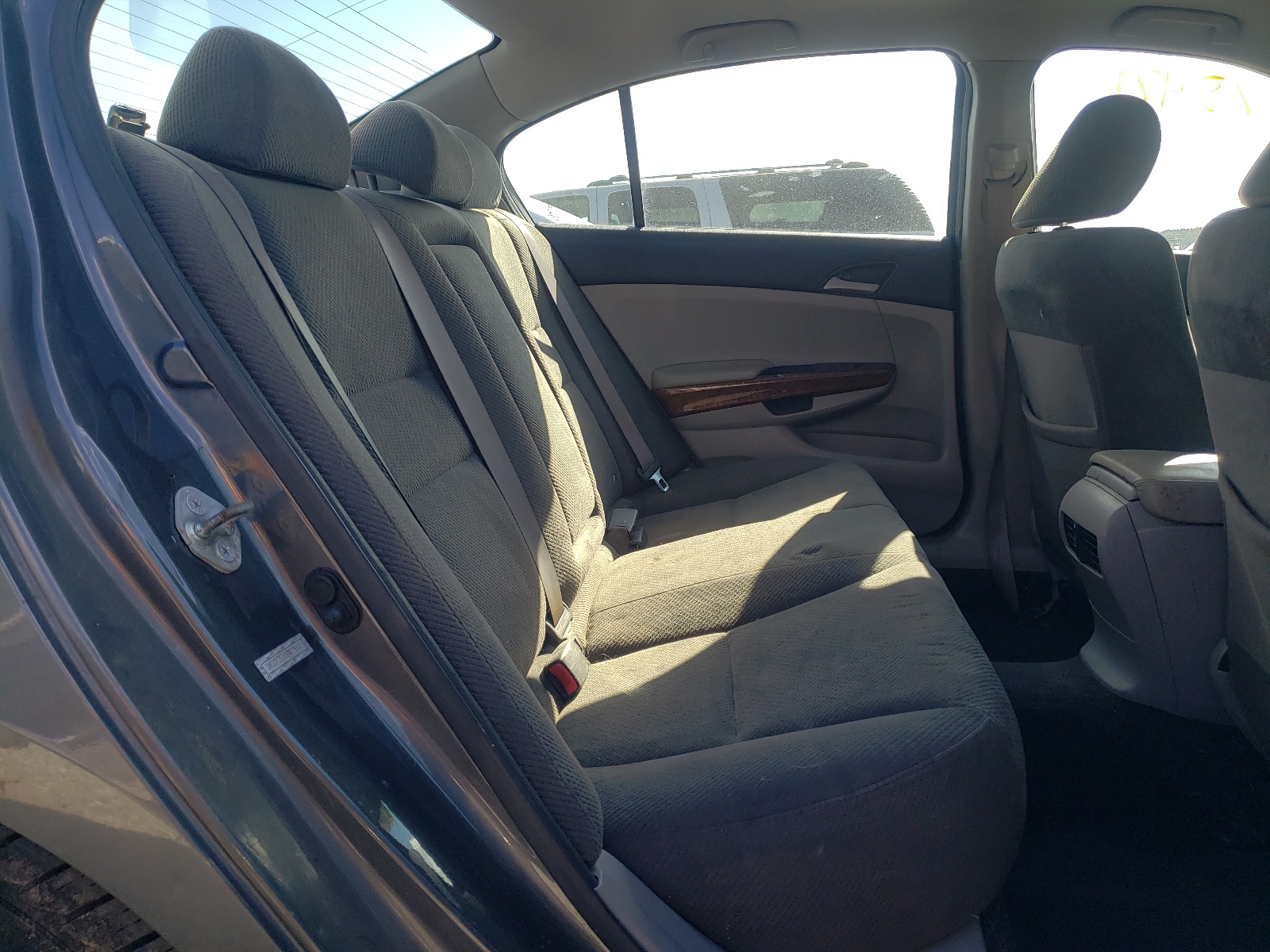 Photo 6 from auction – 2011 HONDA ACCORD EX with VIN 1HGCP2F70BA009868